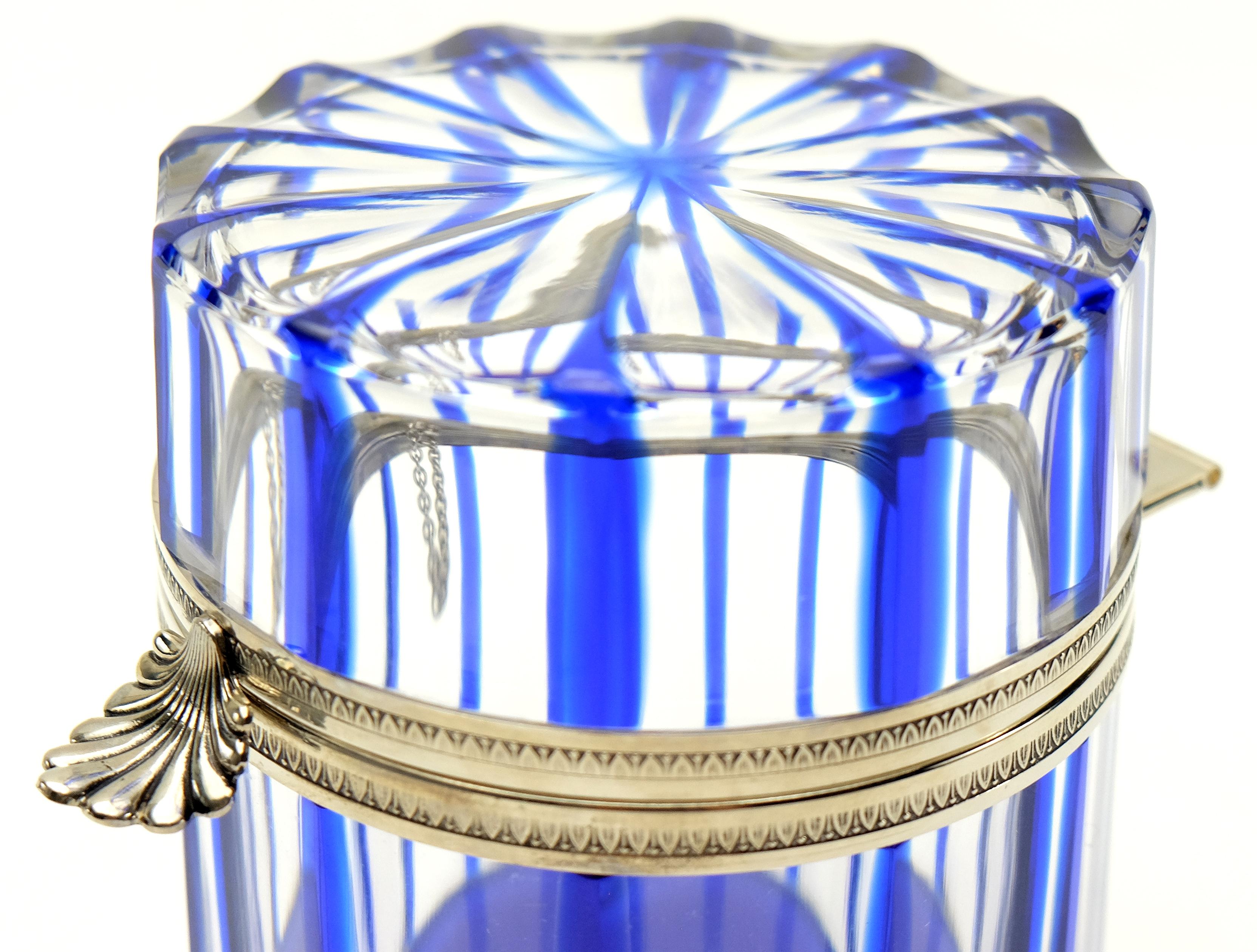 France Cobalt Blue and Cut Crystal Lidded Box by Cristal Benito For Sale 5
