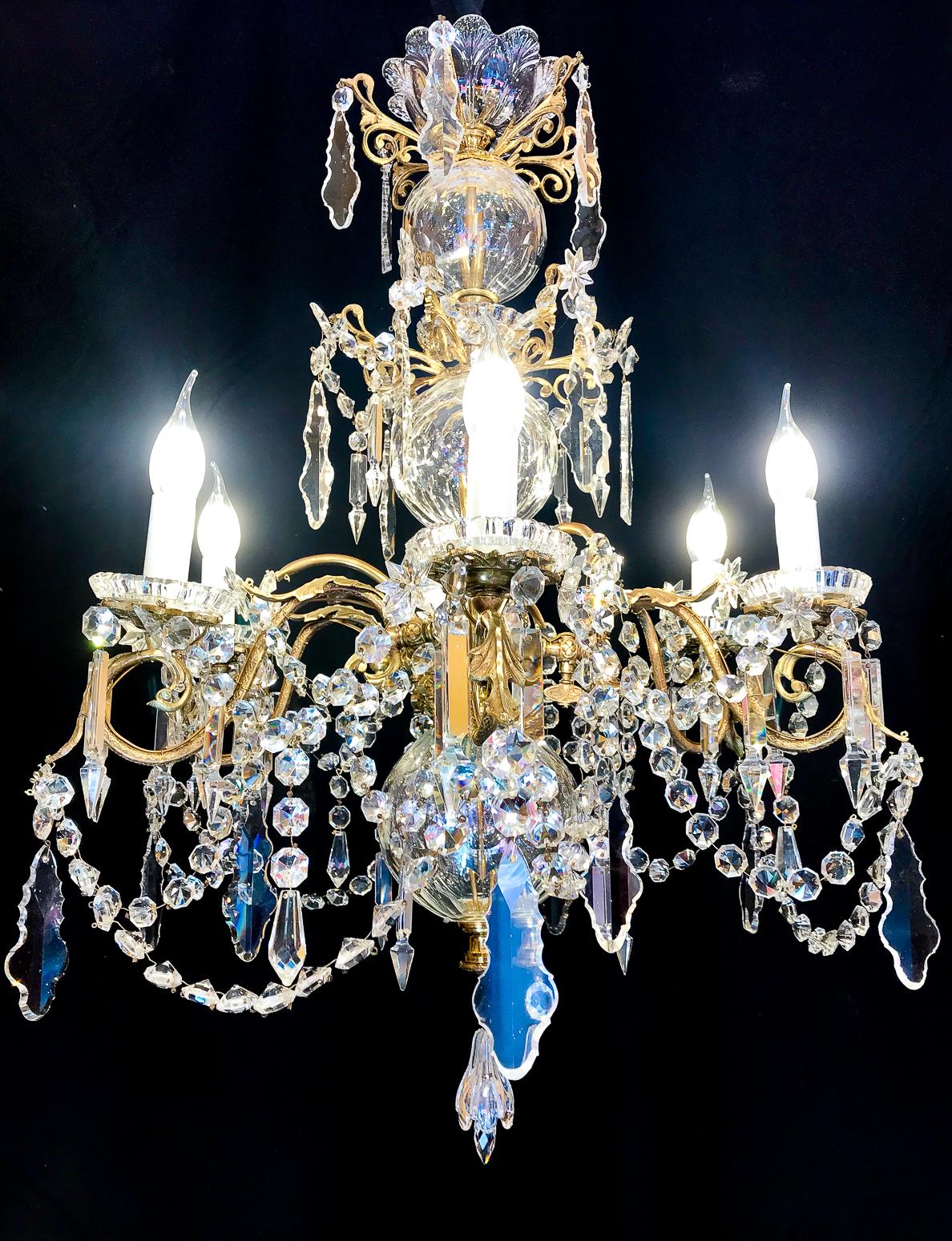 By Cristalleries de Baccarat Mid-19th Century, Bronze and Crystal Chandelier 4