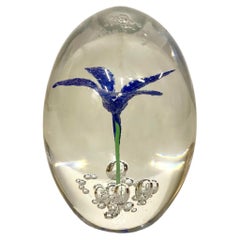 Por DAUM Pisapapeles de sulfuro con flor azul
