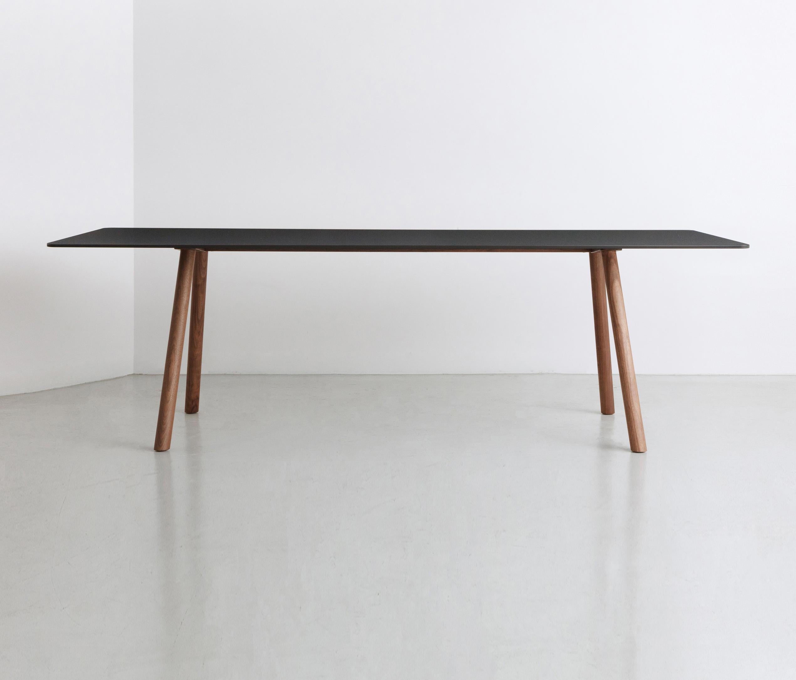 By- Interiors A.T.S-Tisch (Moderne) im Angebot