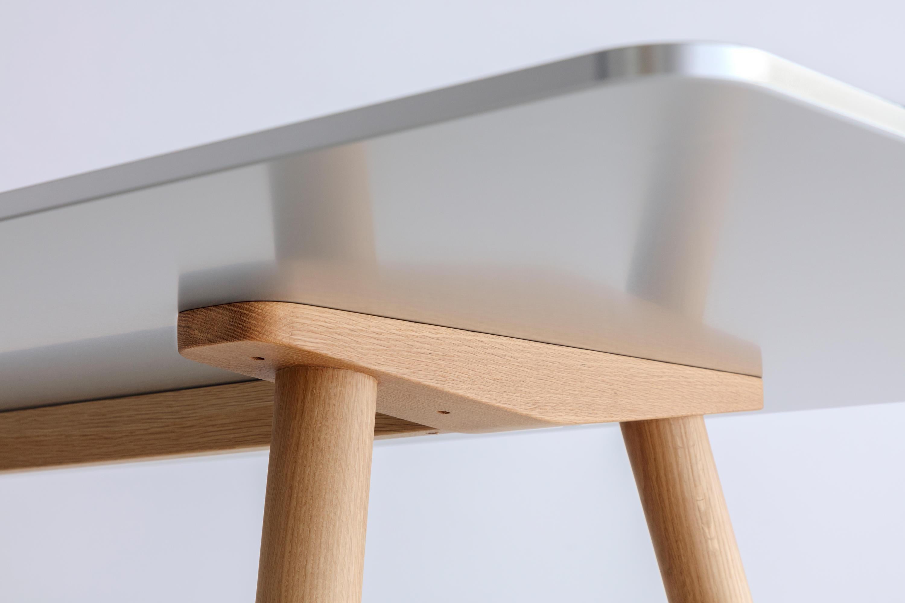 By- Interiors A.T.S-Tisch (Gebürstet) im Angebot