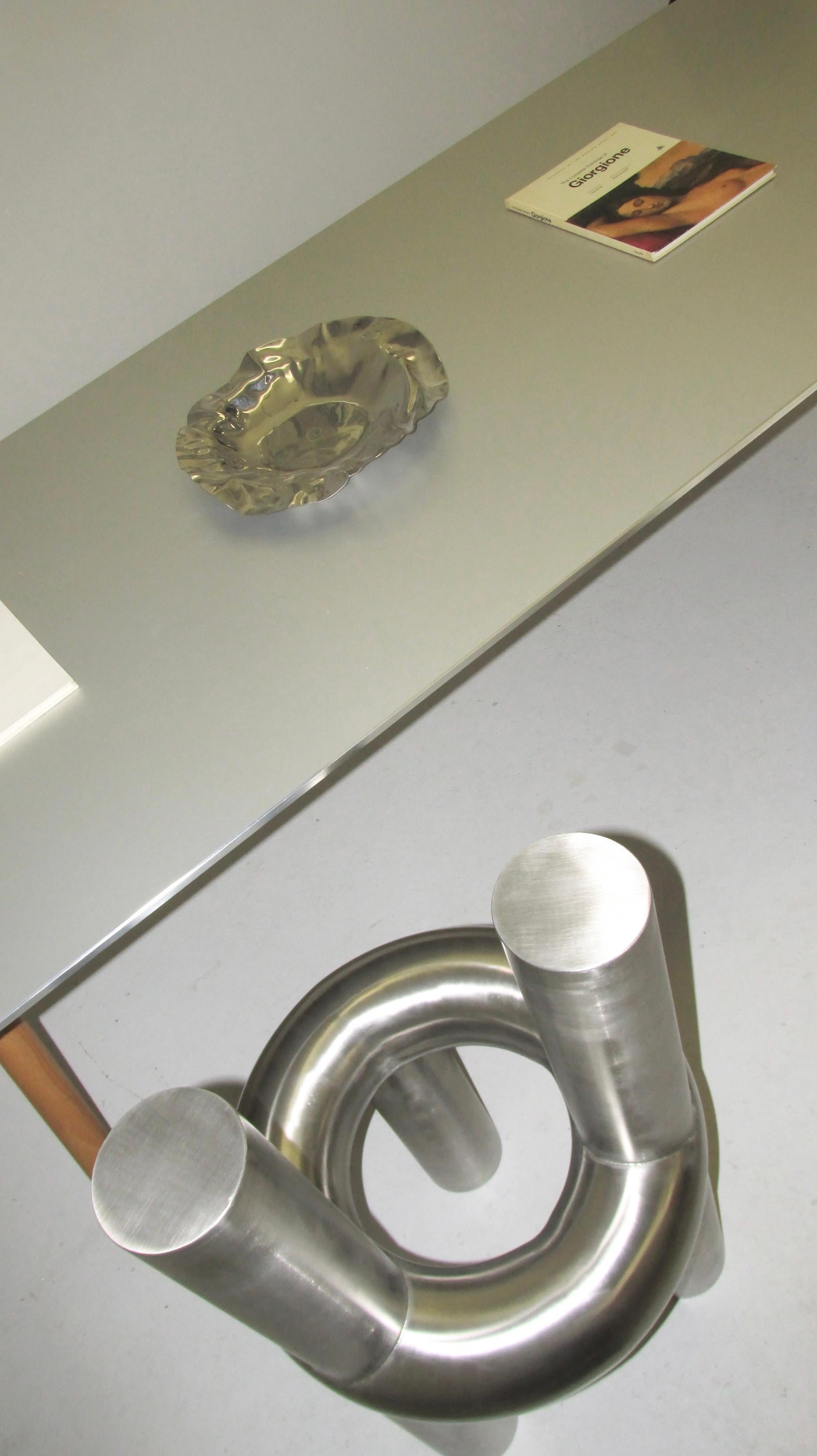 By- Interiors A.T.S-Tisch (Aluminium) im Angebot