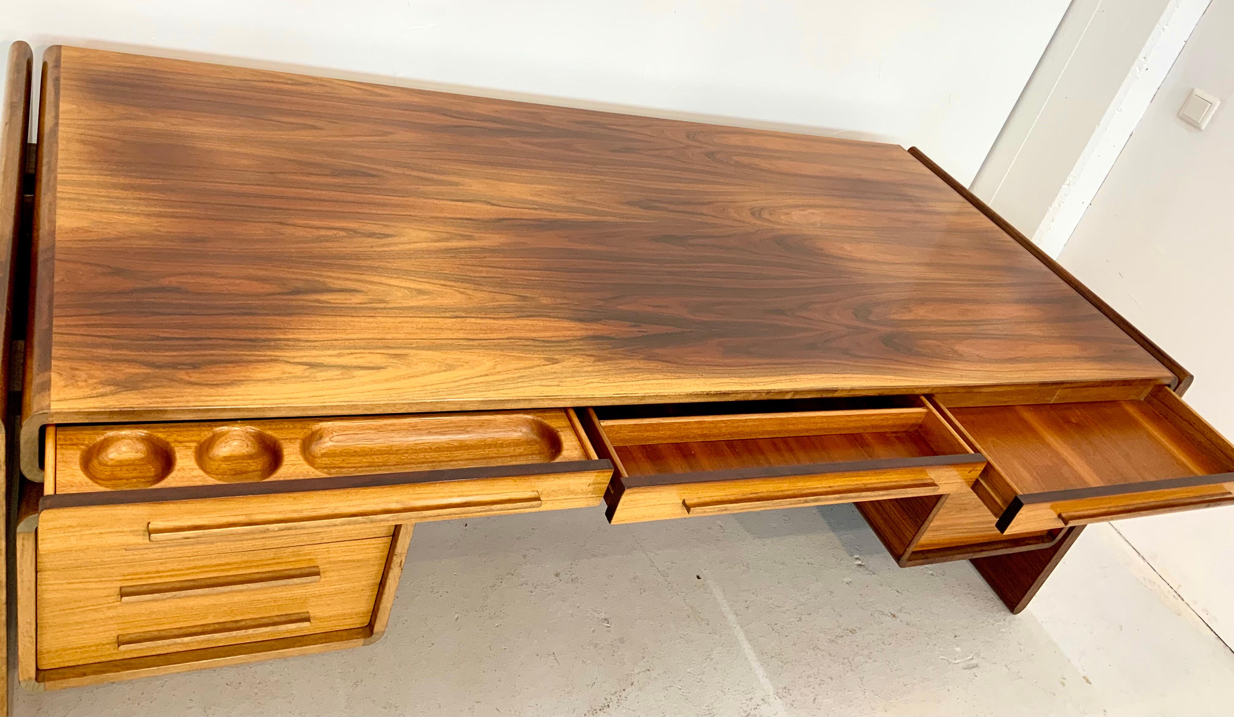 By Svend Dyrlund Santos Rosewood Executive Midcentury Danish Modern Desk, 1960s In Good Condition For Sale In Hamburg, DE