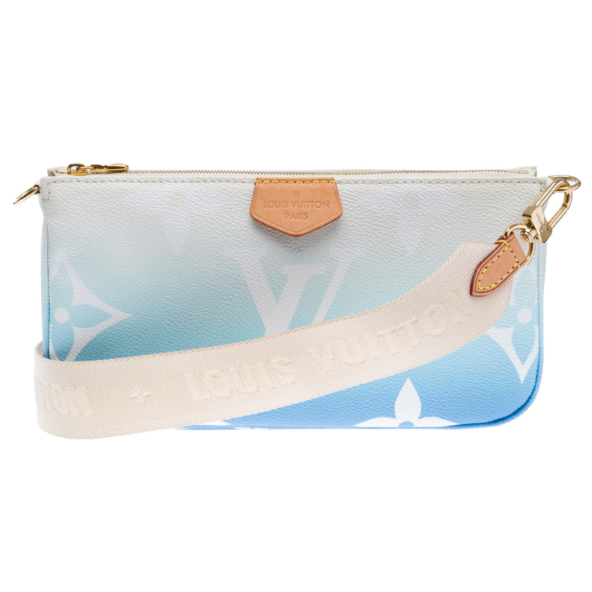 By the Pool Louis Vuitton Multi-Pochette shoulder bag in Blue canvas, GHW In Excellent Condition For Sale In Paris, IDF
