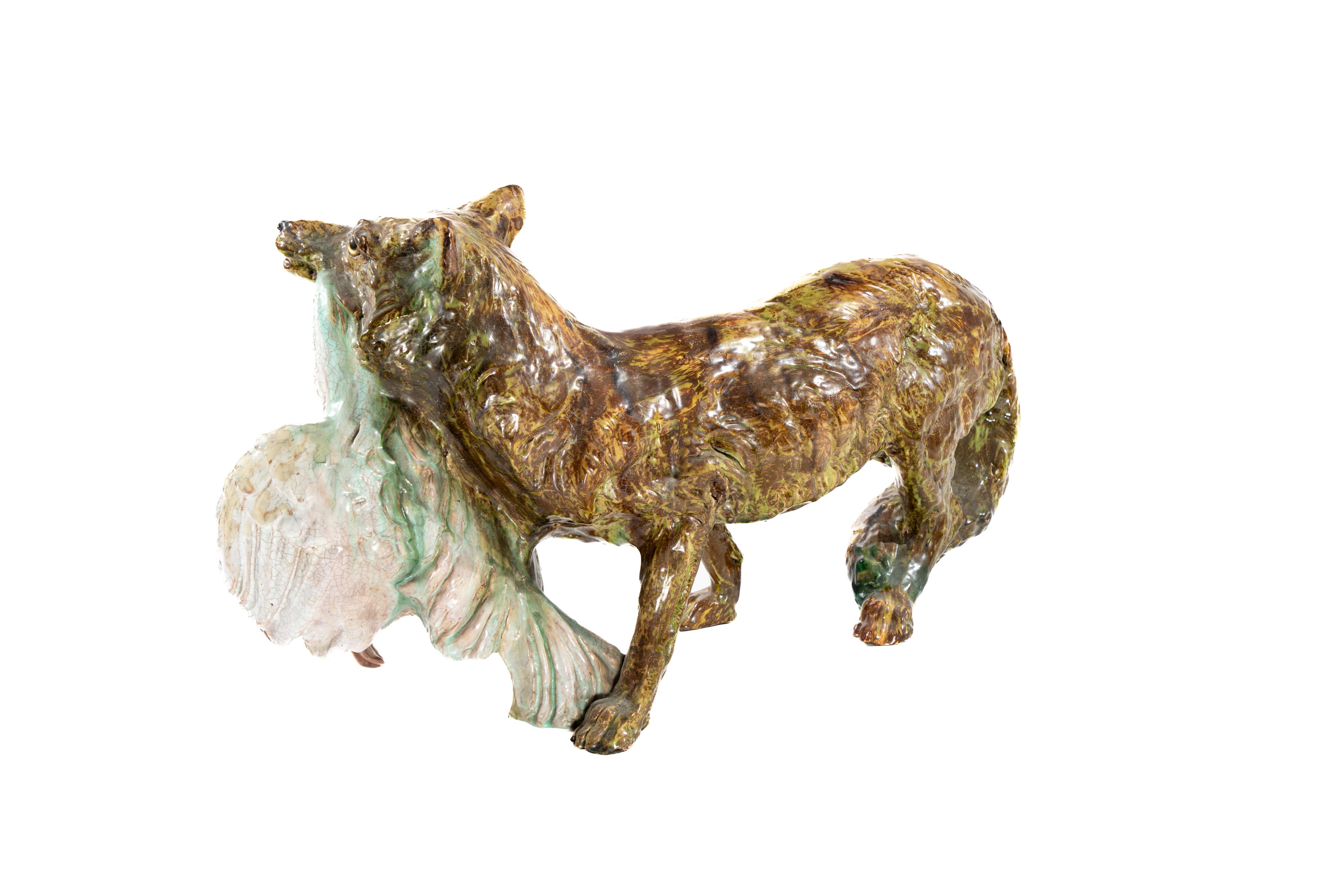 XX secolo Thomas Cartier, Cane con oca in ceramica in vendita