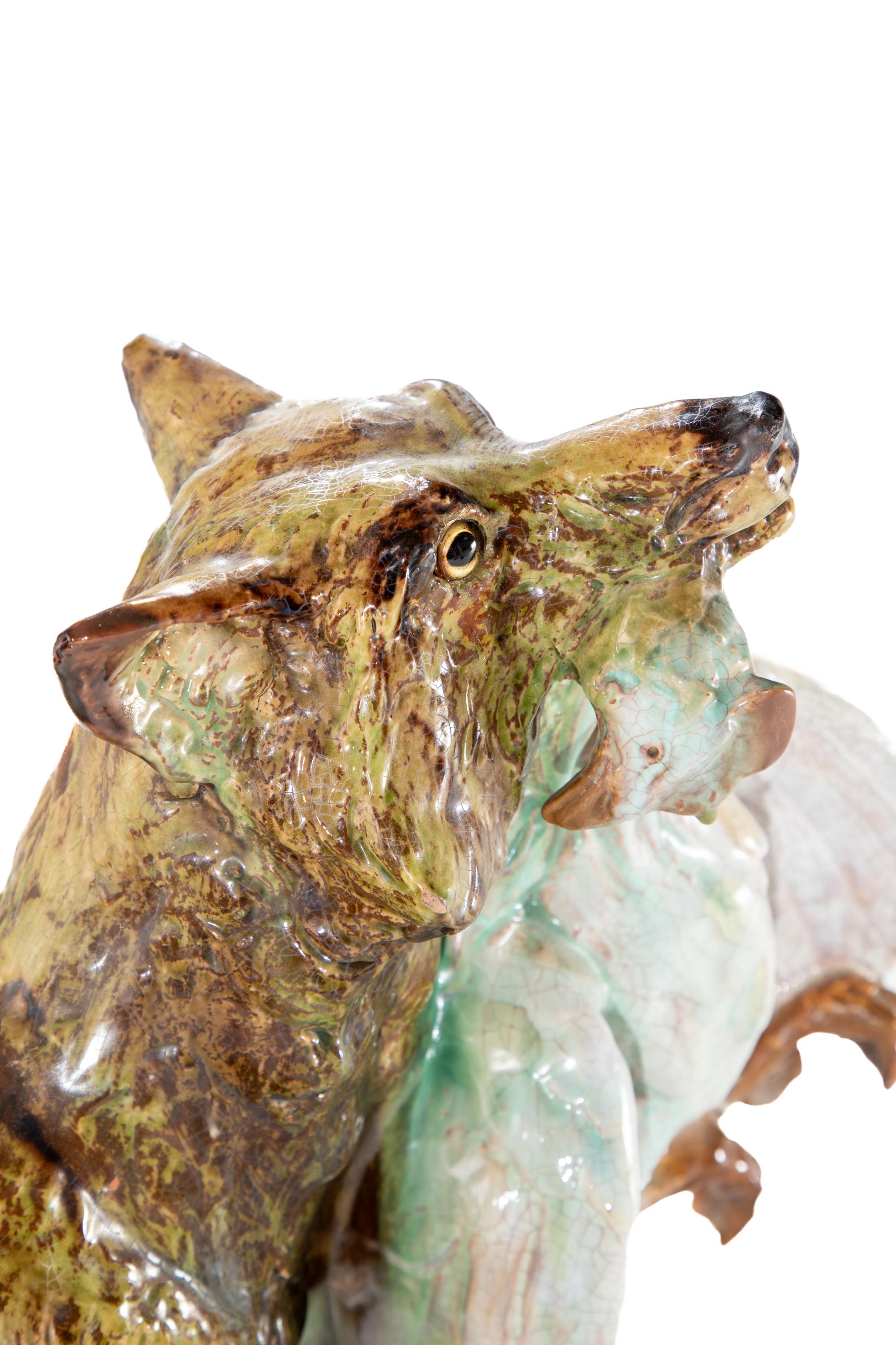 Ceramica Thomas Cartier, Cane con oca in ceramica in vendita