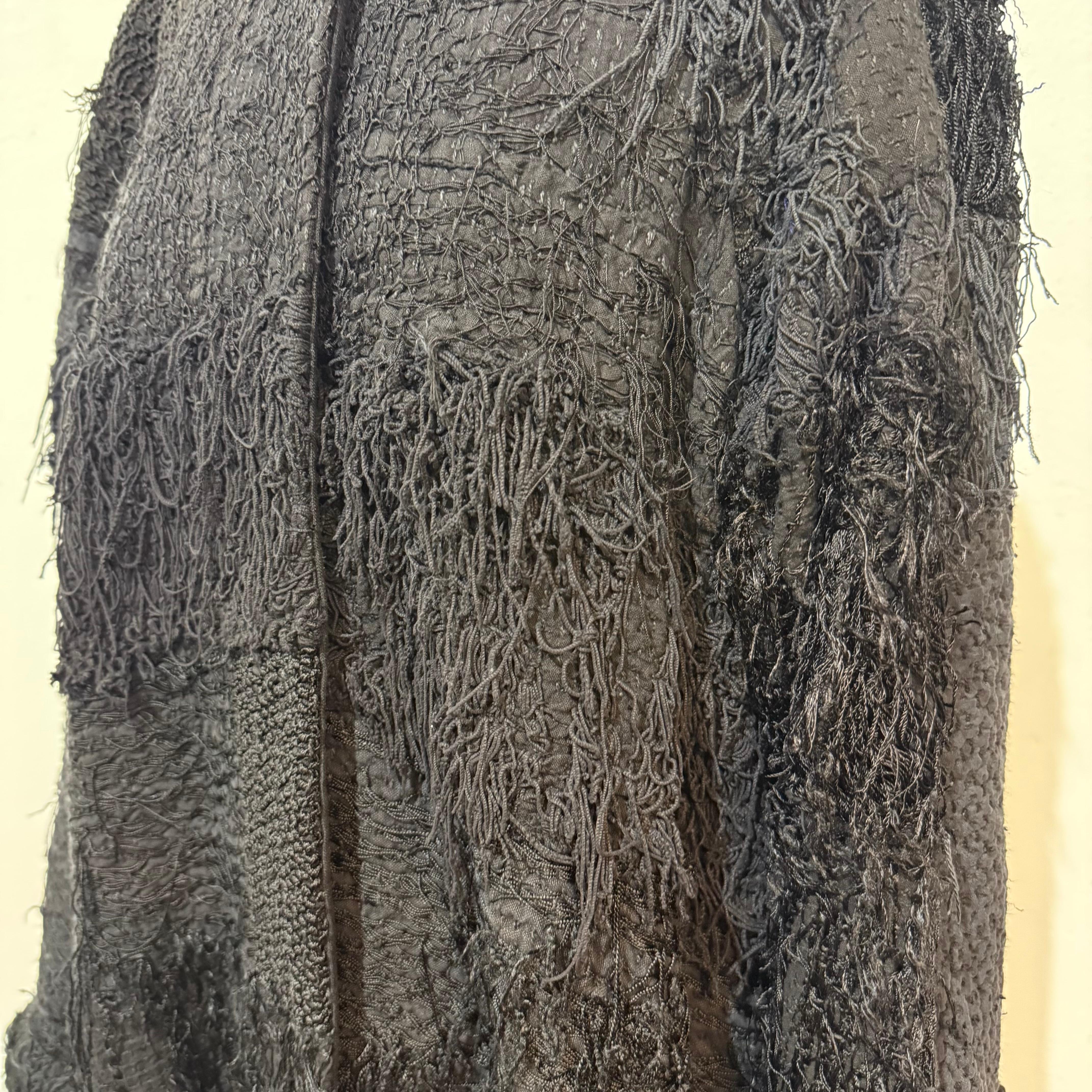 By Walid London Manteau noir à franges Taille S Excellent état - En vente à Gazzaniga (BG), IT