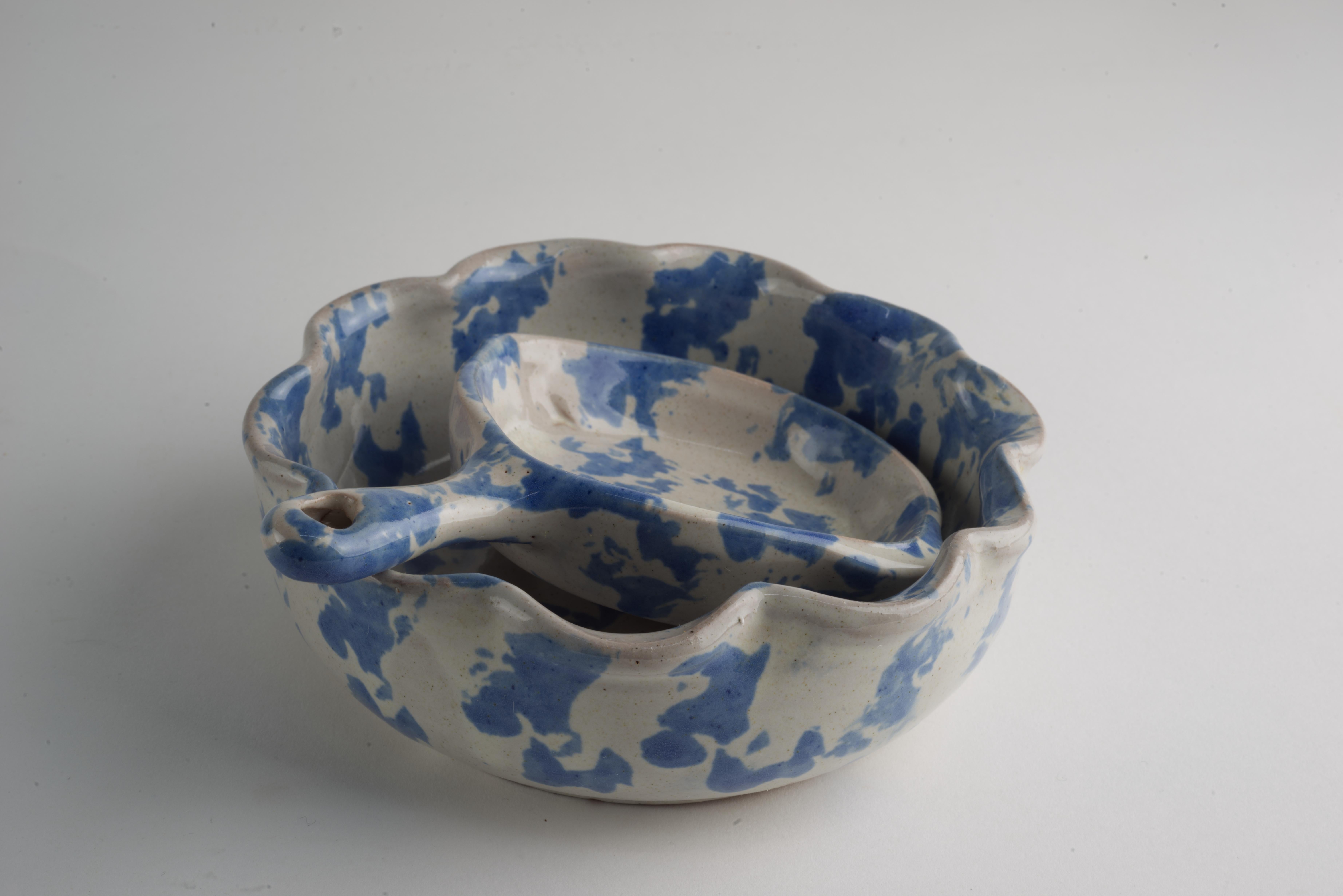 Country Bybee Pottery Set of 2 Bowls, Blue Spongeware Kentucky Art Pottery (Poterie d'art du Kentucky) en vente