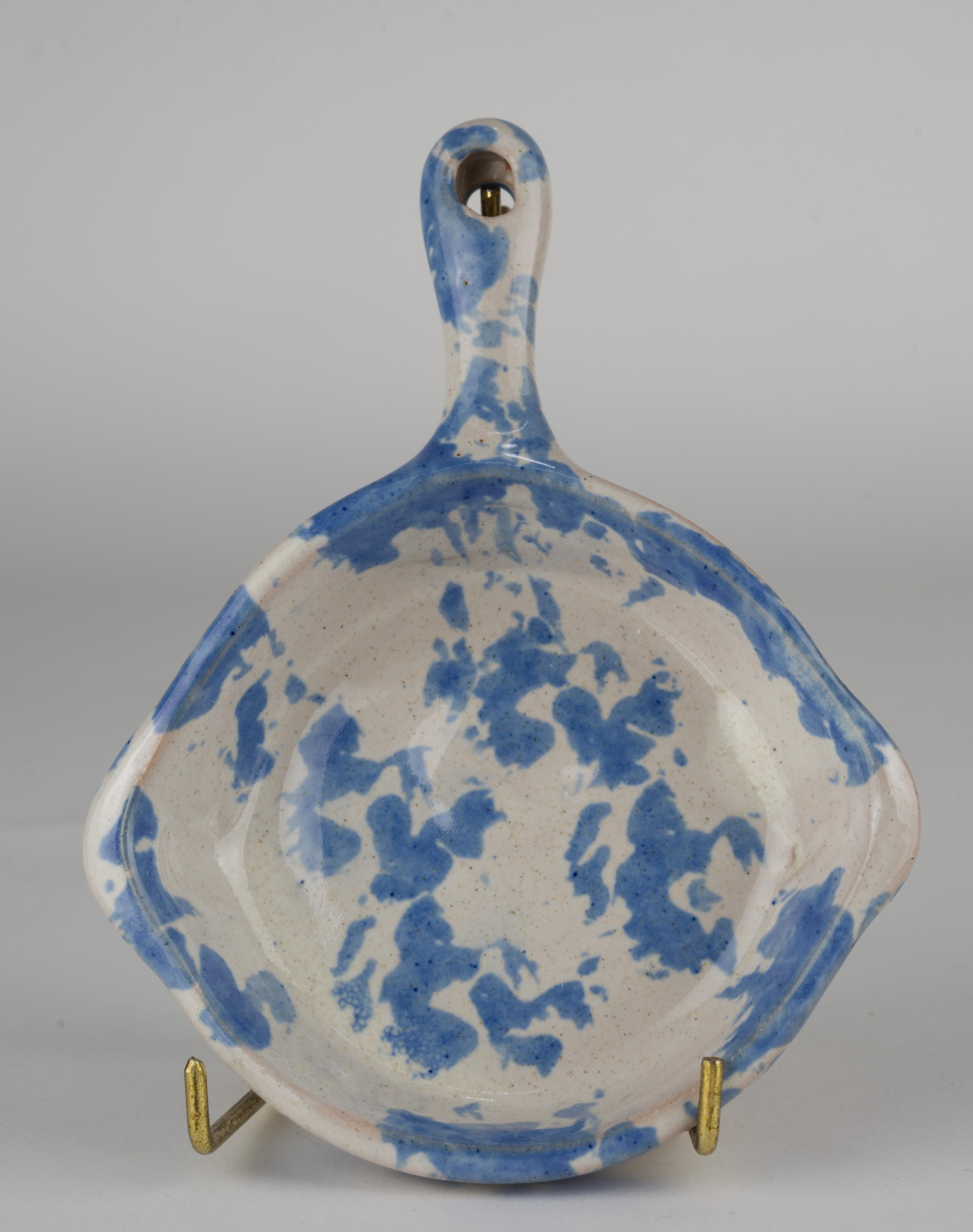 Bybee Pottery Satz von 2 Schalen, blau Spongeware Kentucky Art Pottery (Keramik) im Angebot