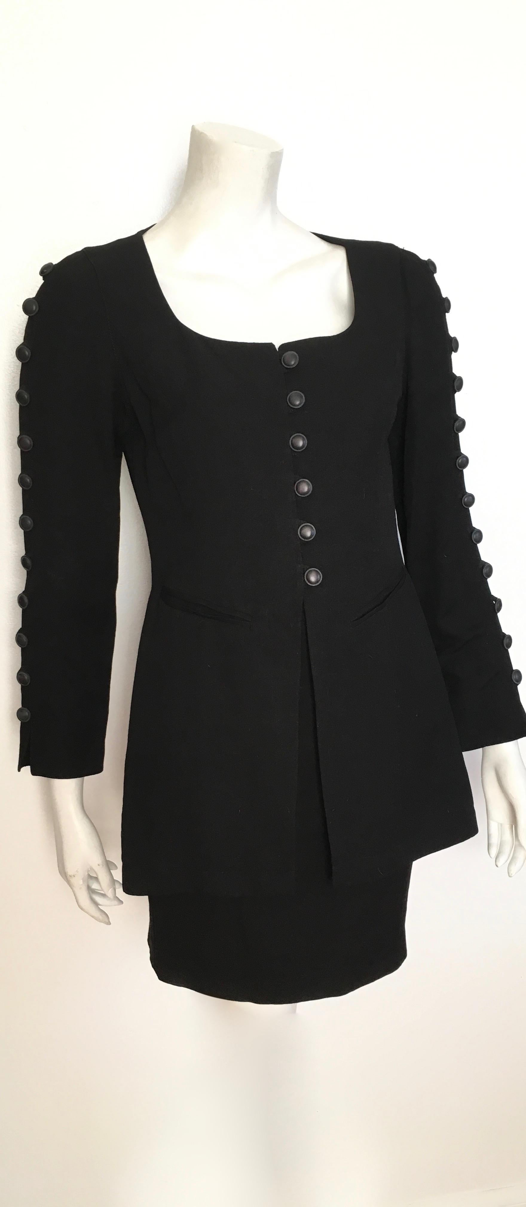 Byblos 1980s Black Linen Skirt Suit Size 4. In Excellent Condition For Sale In Atlanta, GA