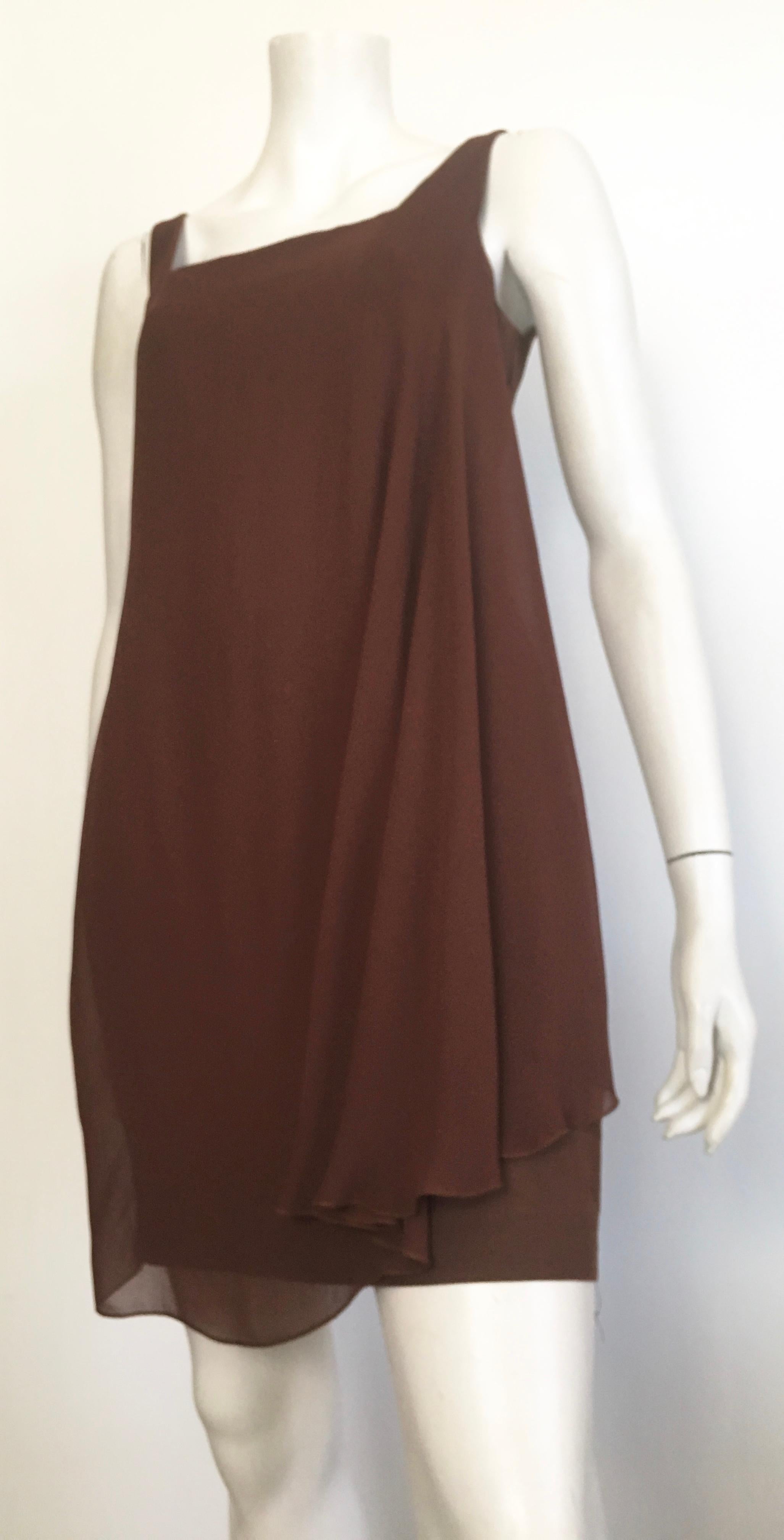 Byblos 1980s Brown Linen Sleeveless Sheath Dress Size 6. In Excellent Condition For Sale In Atlanta, GA