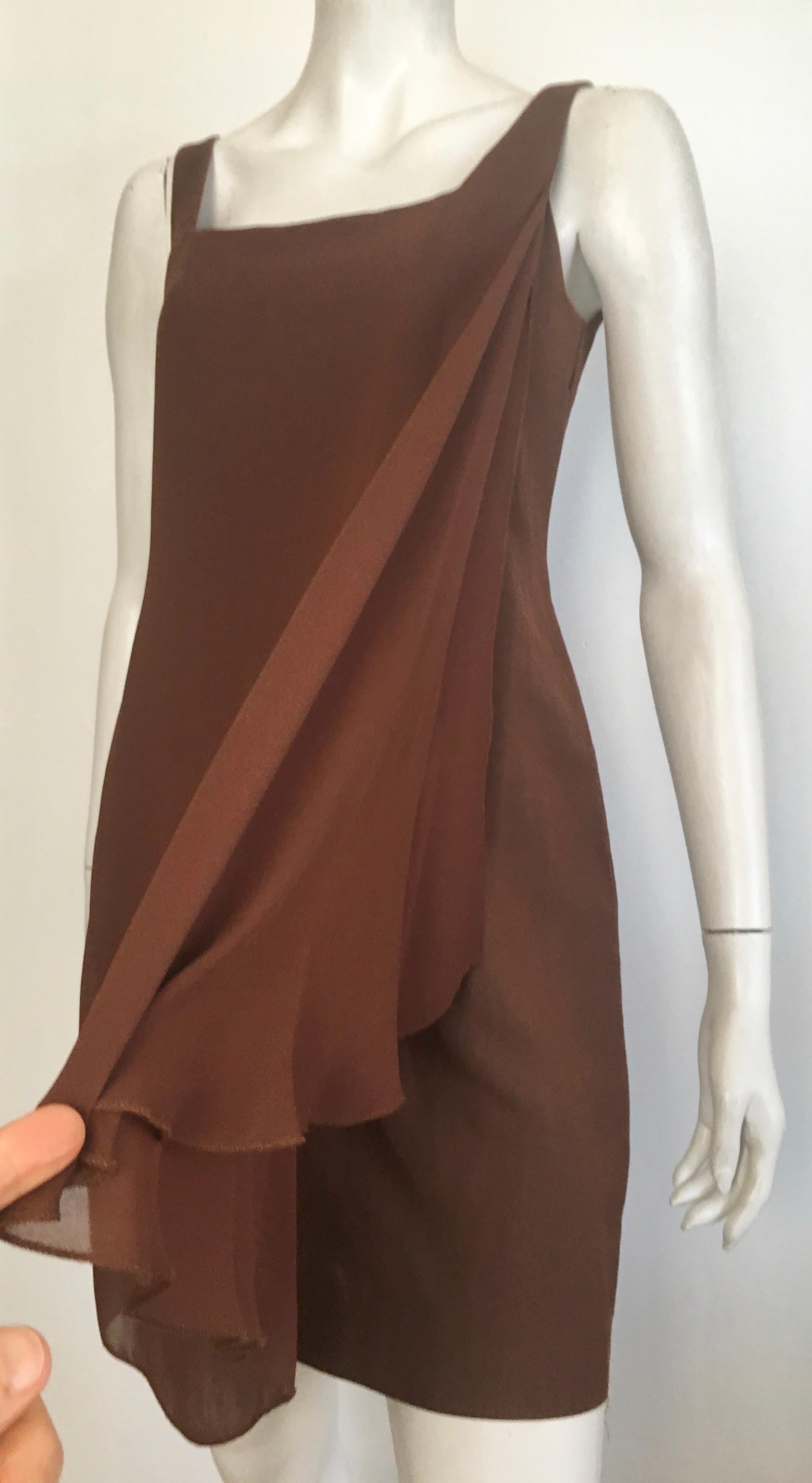 Women's or Men's Byblos 1980s Brown Linen Sleeveless Sheath Dress Size 6. For Sale