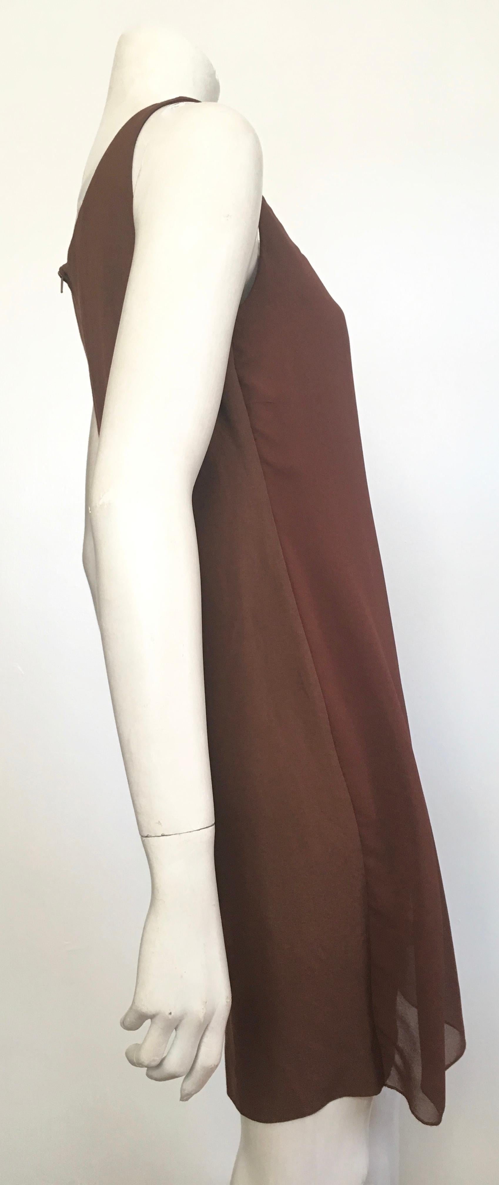 Byblos 1980s Brown Linen Sleeveless Sheath Dress Size 6. For Sale 2