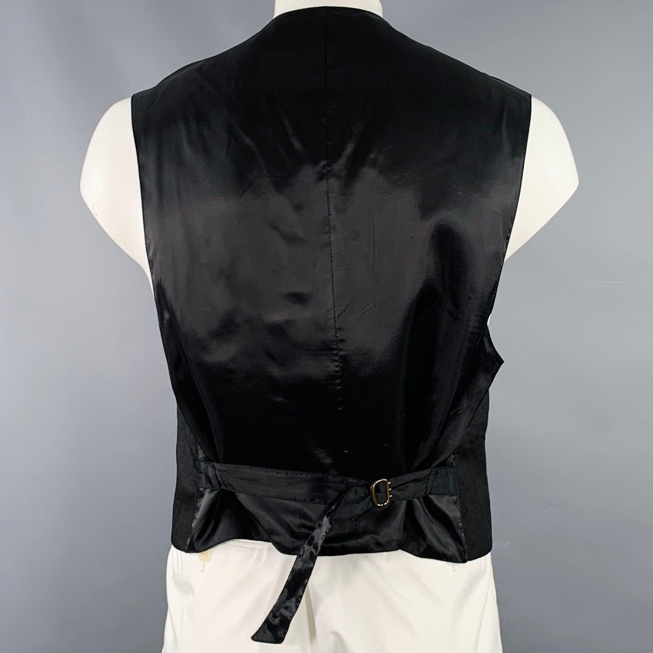 BYBLOS Size 42 Black Multi Color Stars Linen V-Neck Vest In Good Condition For Sale In San Francisco, CA