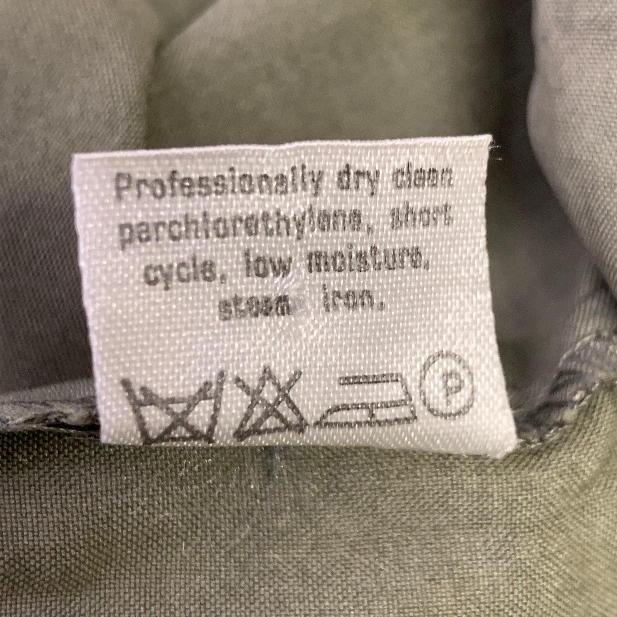BYBLOS Größe 46 Grün Olive Seide One Pocket Kurzarmhemd mit kurzen Ärmeln im Angebot 1