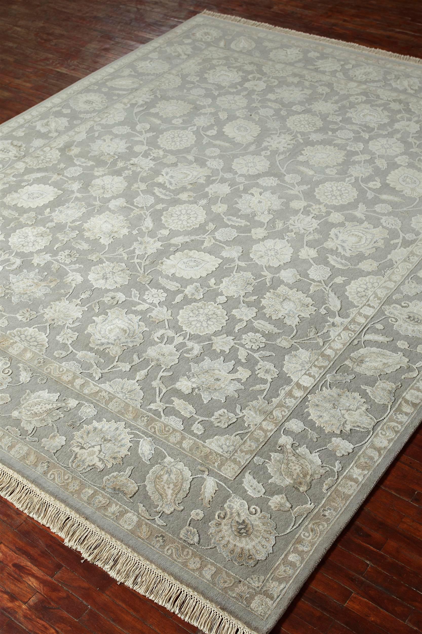 Handgeknüpfter Bygone Ballad Teppich in Weichgrau & Weichgrau 180x270 cm (Indisch) im Angebot