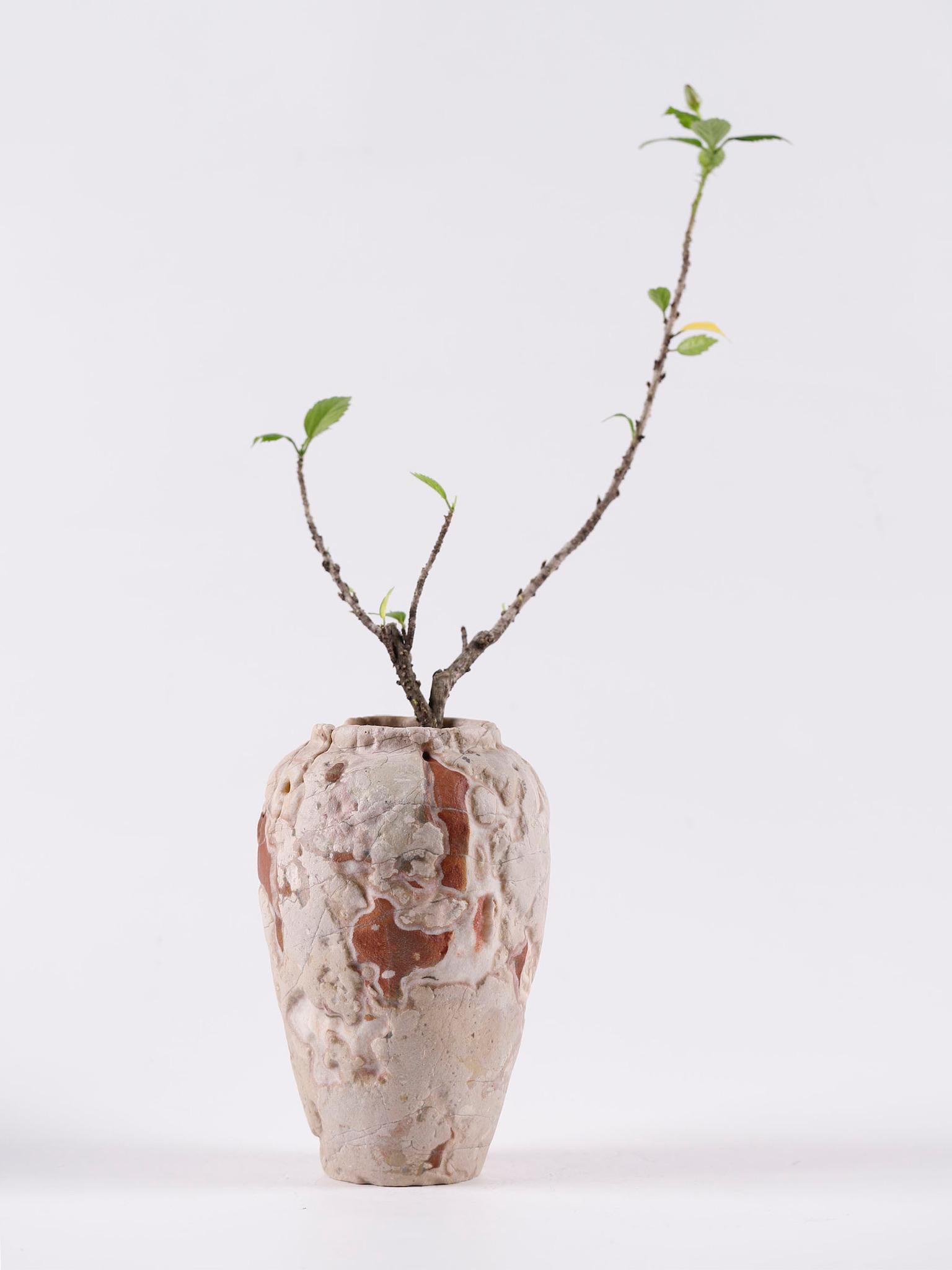 Intagliato Vaso in marmo verde, contemporaneo e moderno, scolpito a mano, vaso d'altri tempi FORMAR in vendita