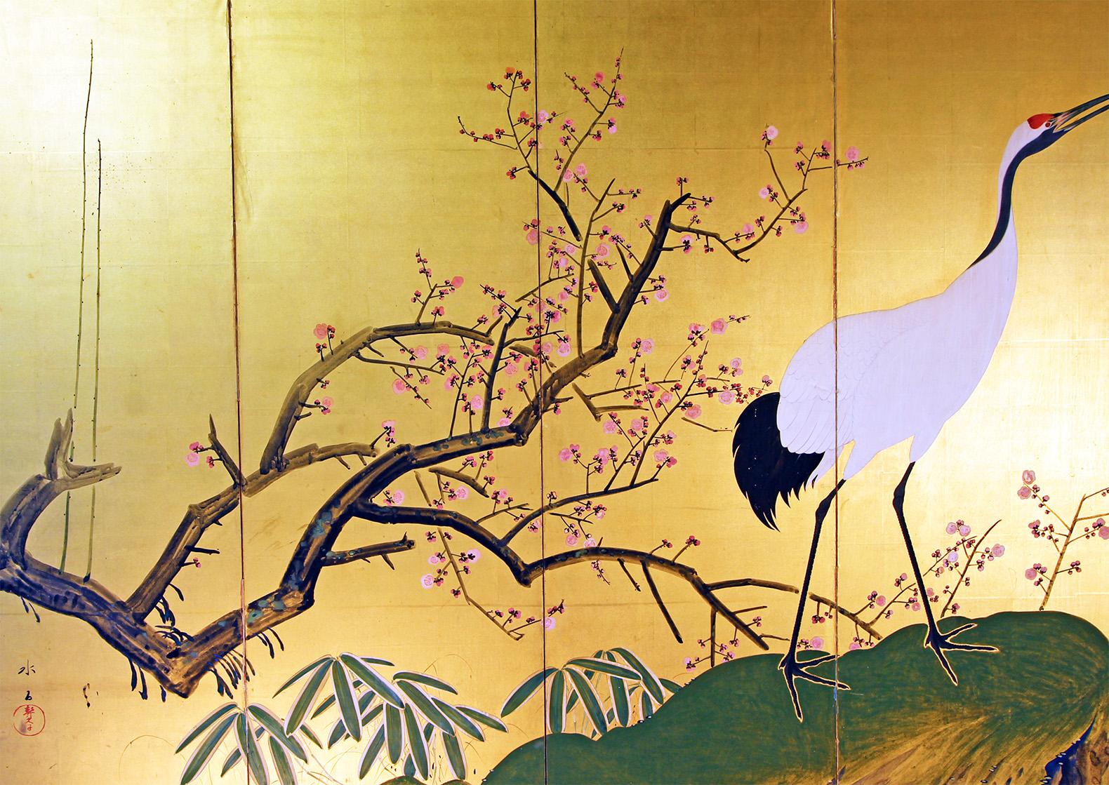 Japanese six-panel screen from the Kano school: Japanese landscape with an elegant crane.
Hand painted with mineral pigments and gold leaf inks.
The pure gold leaf is laid with great care and the screen is very well preserved.
All the hinges of the