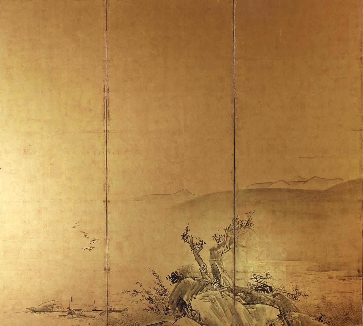 Biombo japonés de seis paneles de la Tosa School pintado con pigmentos minerales sobre pan de oro.
Representa un paisaje de ambiente oriental con figuras sobre el río que baja de las colinas.
Trabajo pintado a mano, bonitos acabados metálicos