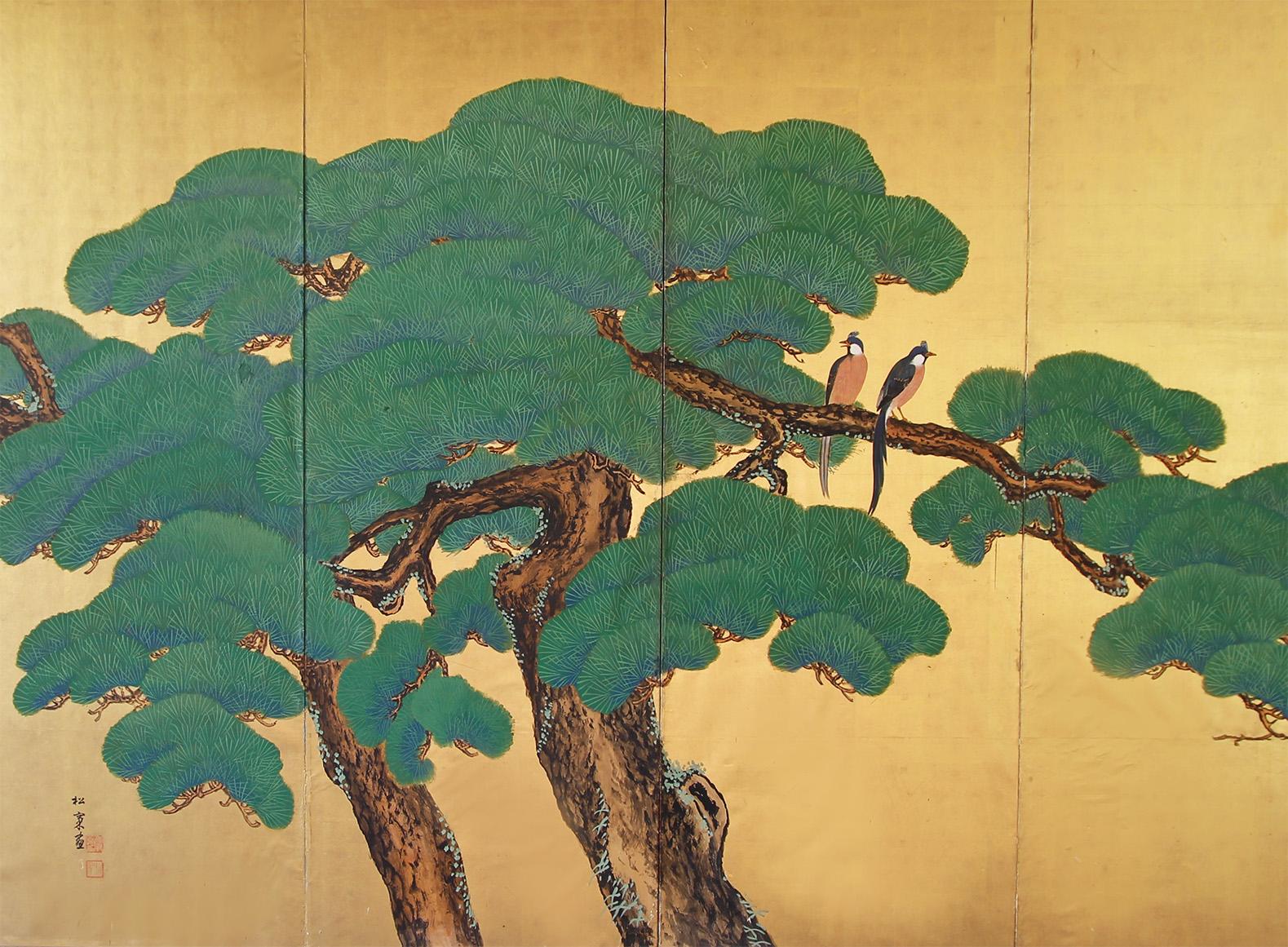 Paravento giapponese della scuola di Kano, sei pannelli dipinti a mano con pigmenti minerali su foglia d'oro.
Un'opera molto pulita con grandi pini e un sole rosso.
È in buone condizioni,  con cornici originali laccate e bordo in seta.
I ganci in