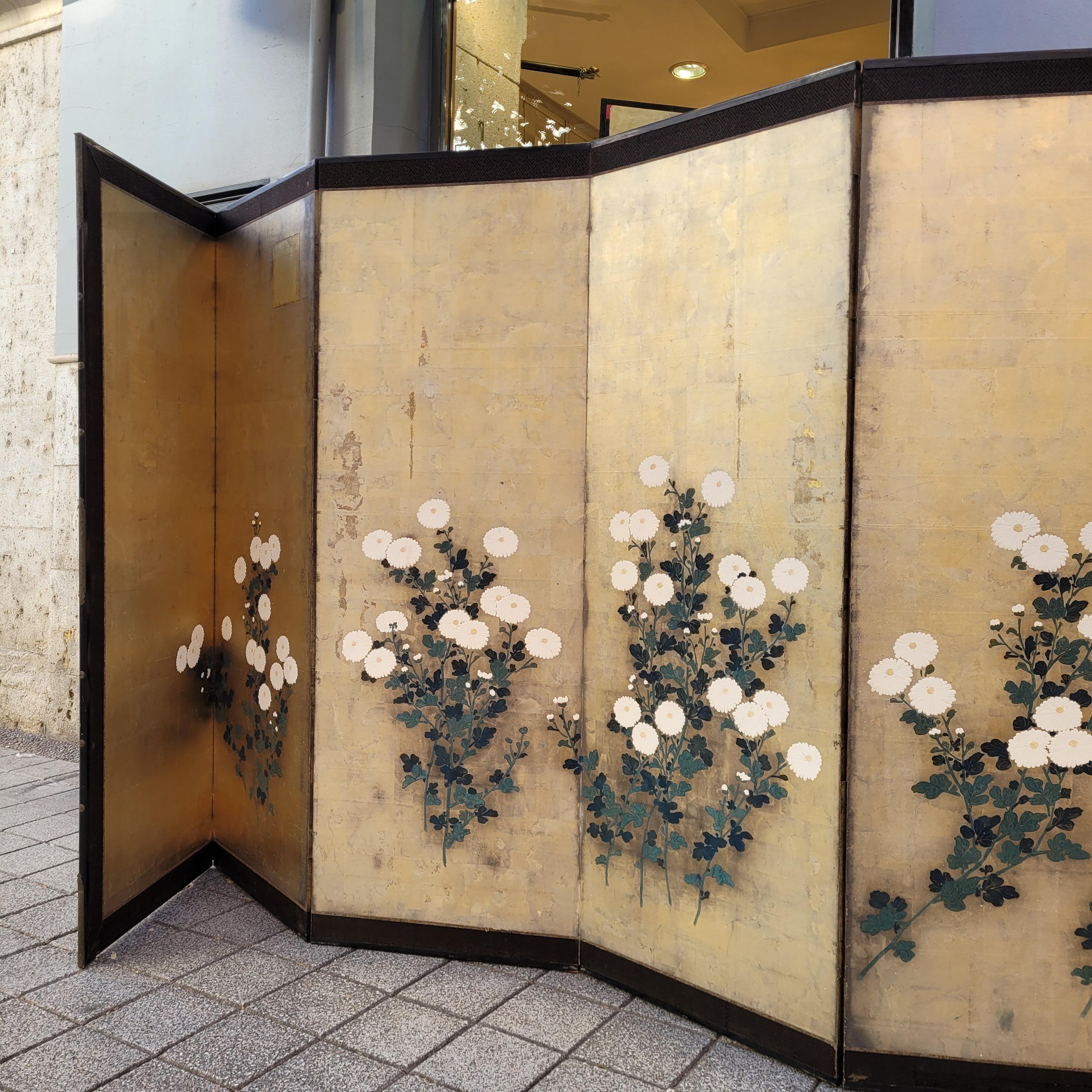 Japanese Byôbu Screen 屏風 Chrysanthemums, Rinpa School, Edo / Meiji period For Sale