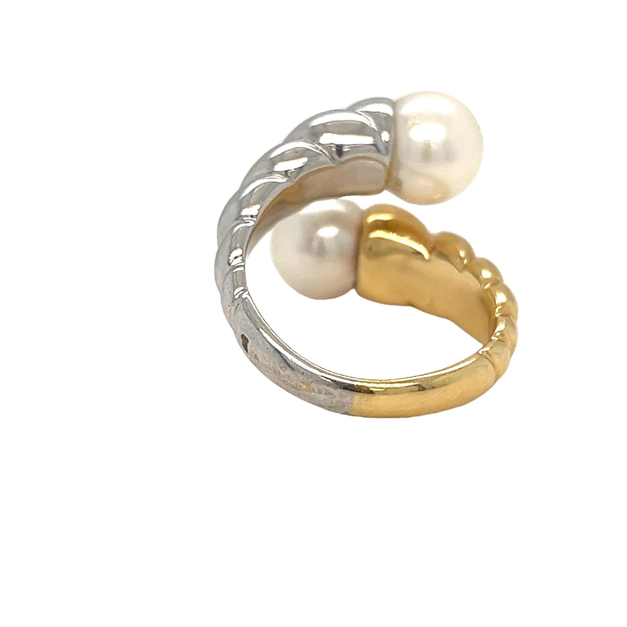 Bypass Pearl Ring in Two Tone 18k Gold In Excellent Condition For Sale In beverly hills, CA