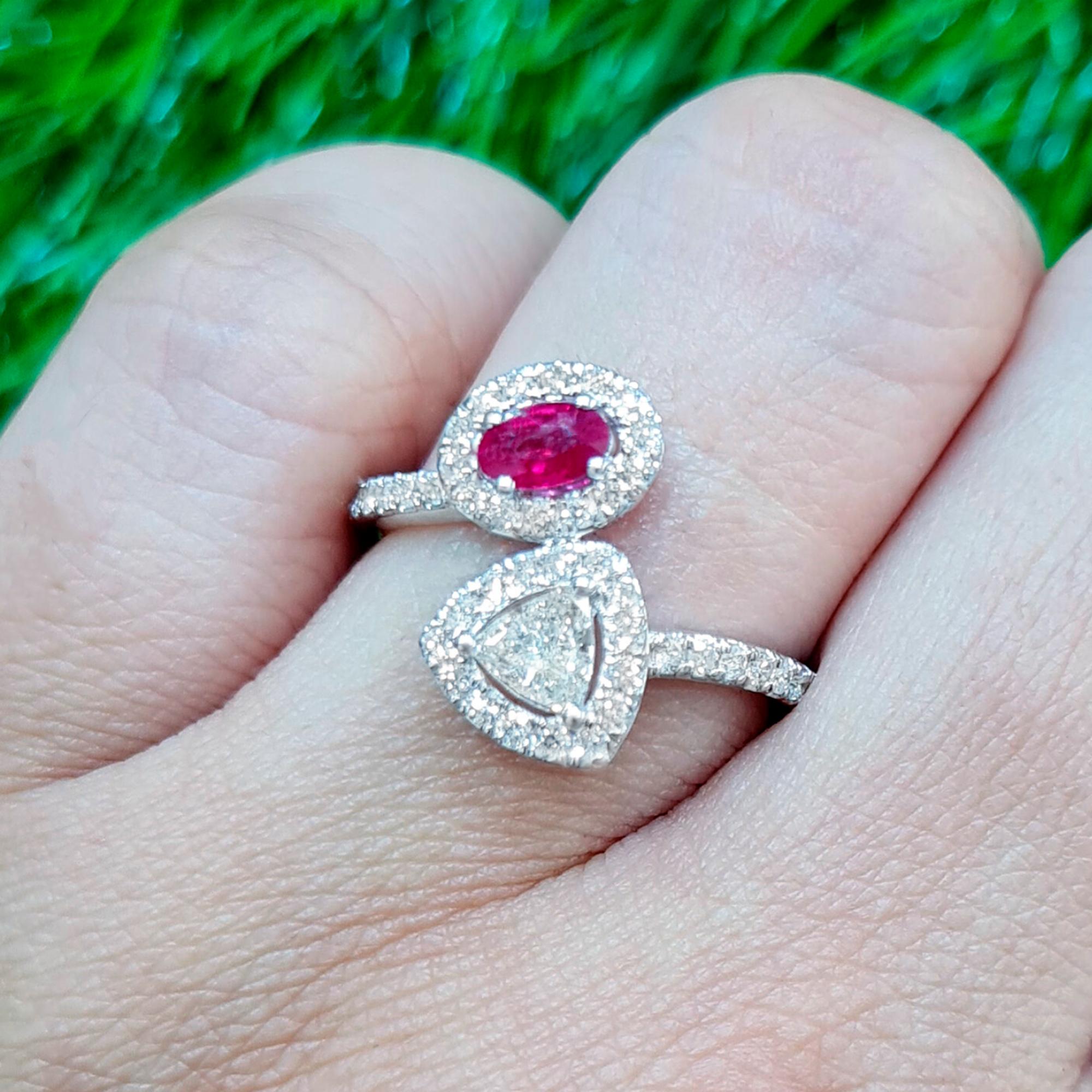 Art Deco Bypass Ring Ruby and Diamonds 1.10 Carats 18K White Gold For Sale