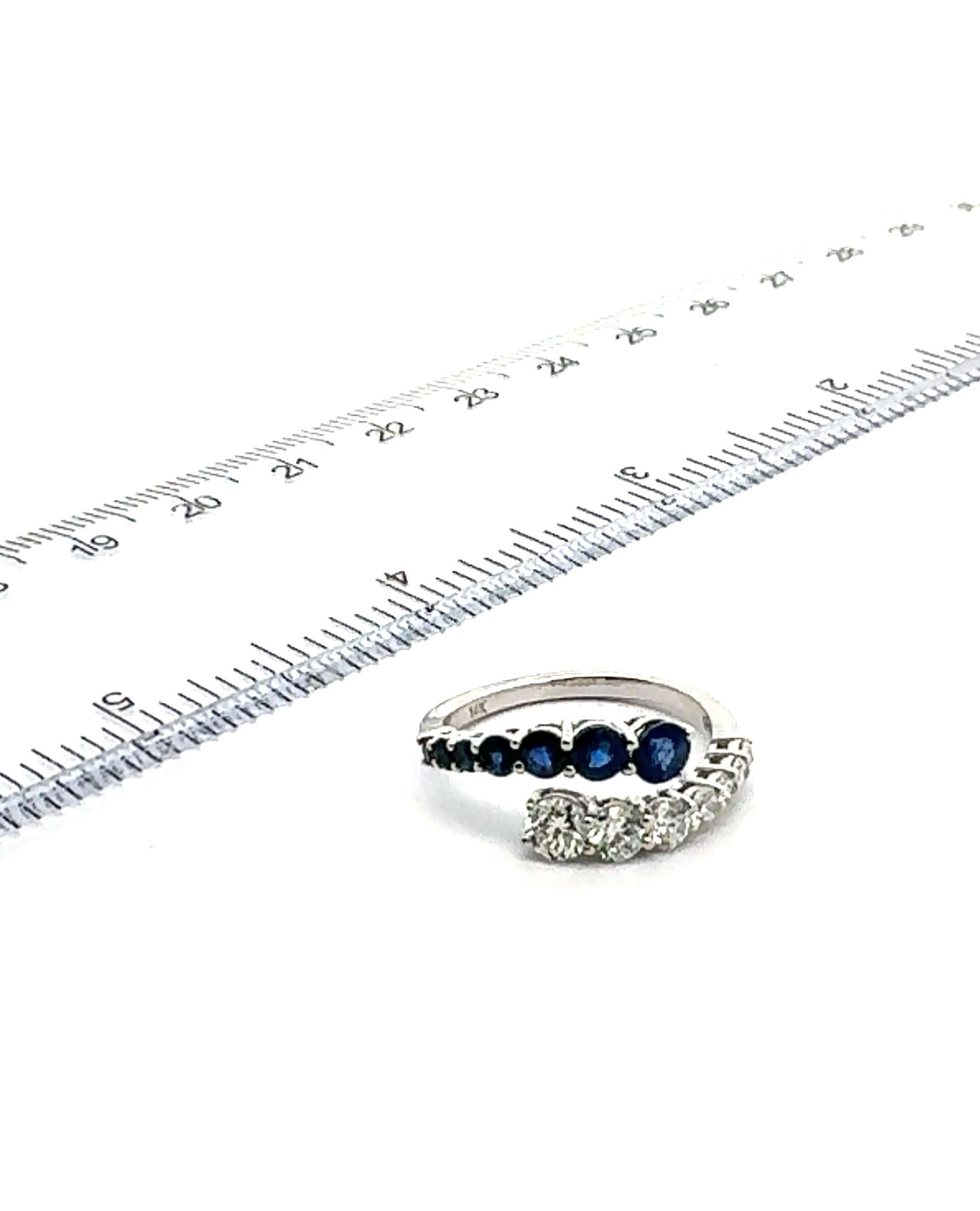 Bague Bypass avec diamants ronds effilés et saphirs en or blanc 14K Pour femmes en vente