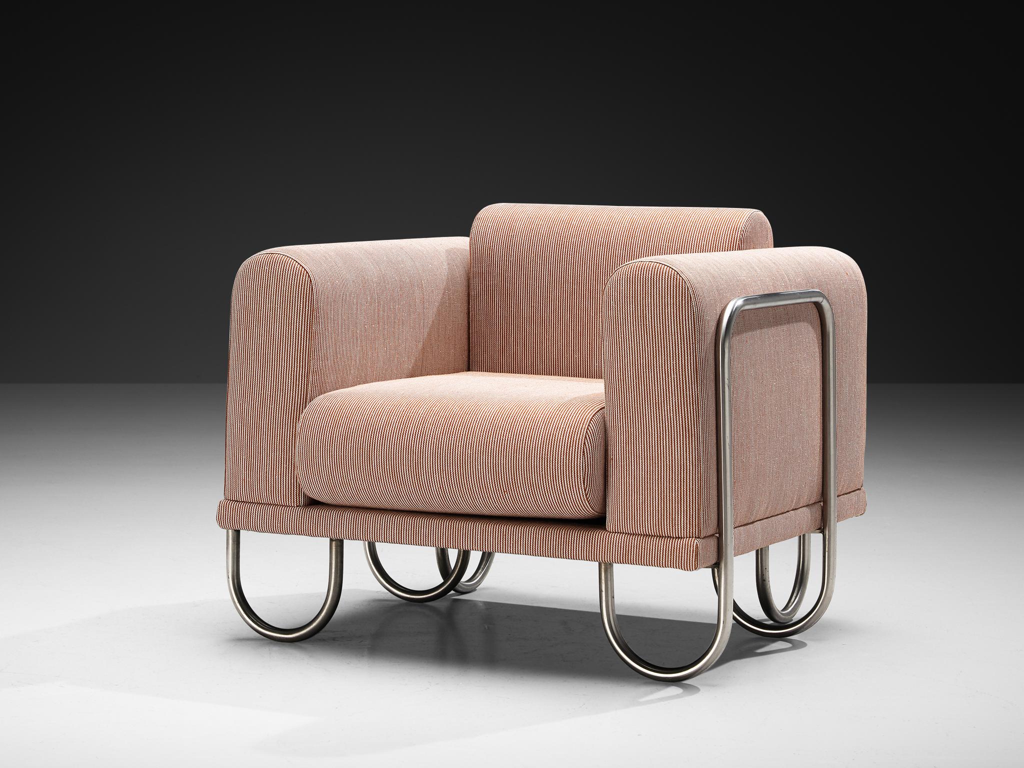 Byron Botker for Landes, lounge chair, pink fabric, chrome-plated steel, United States, 1970s

A comfortable easy chair that features a curved, chromed tubular frame. The frame appears to be an ongoing curved line, moving upwards to support the
