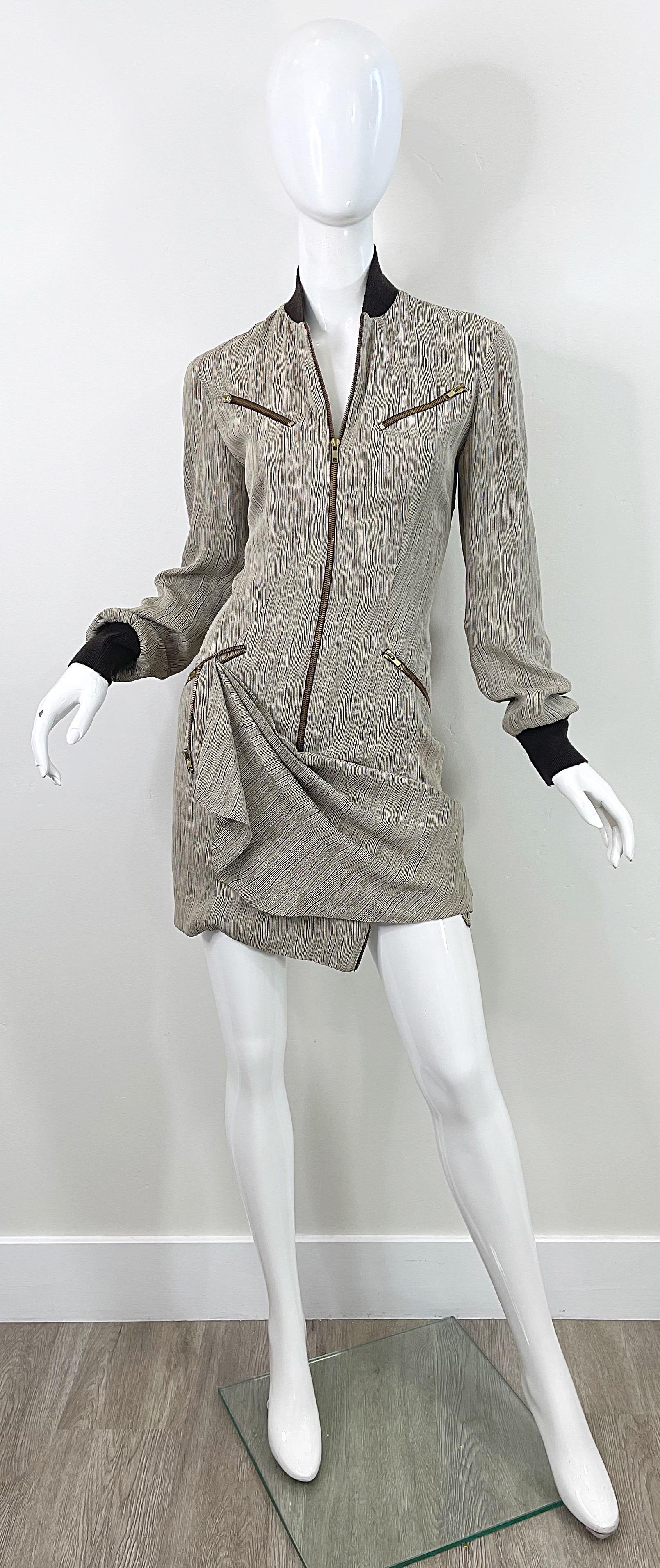 Byron Lars 1990s Tan Brown Avant Garde Cremallera Rayón Vintage 90s Mini Vestido 4 / 6 en venta 9