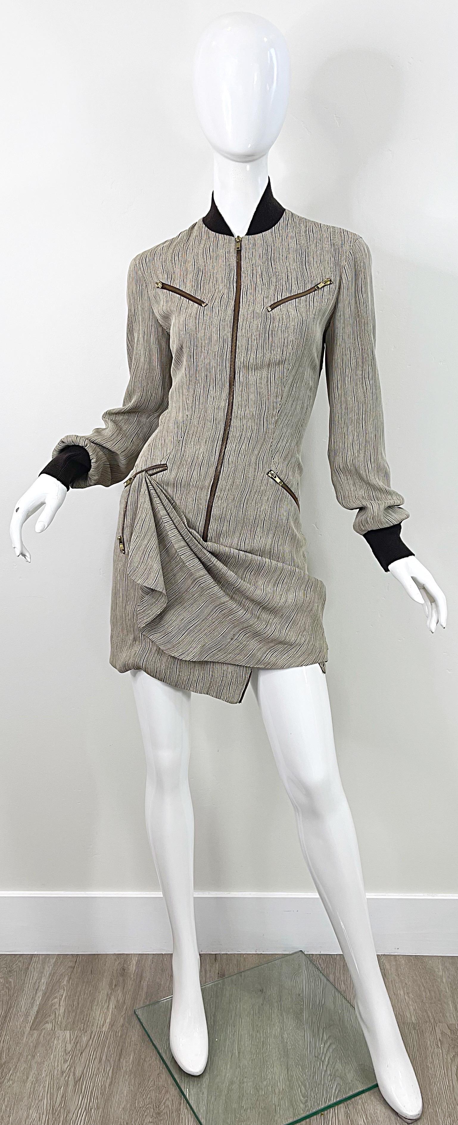 Byron Lars 1990s Tan Brown Avant Garde Cremallera Rayón Vintage 90s Mini Vestido 4 / 6 en venta 12