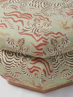 Byzance Ottoman Pouf in Asia by Laura Gonzalez