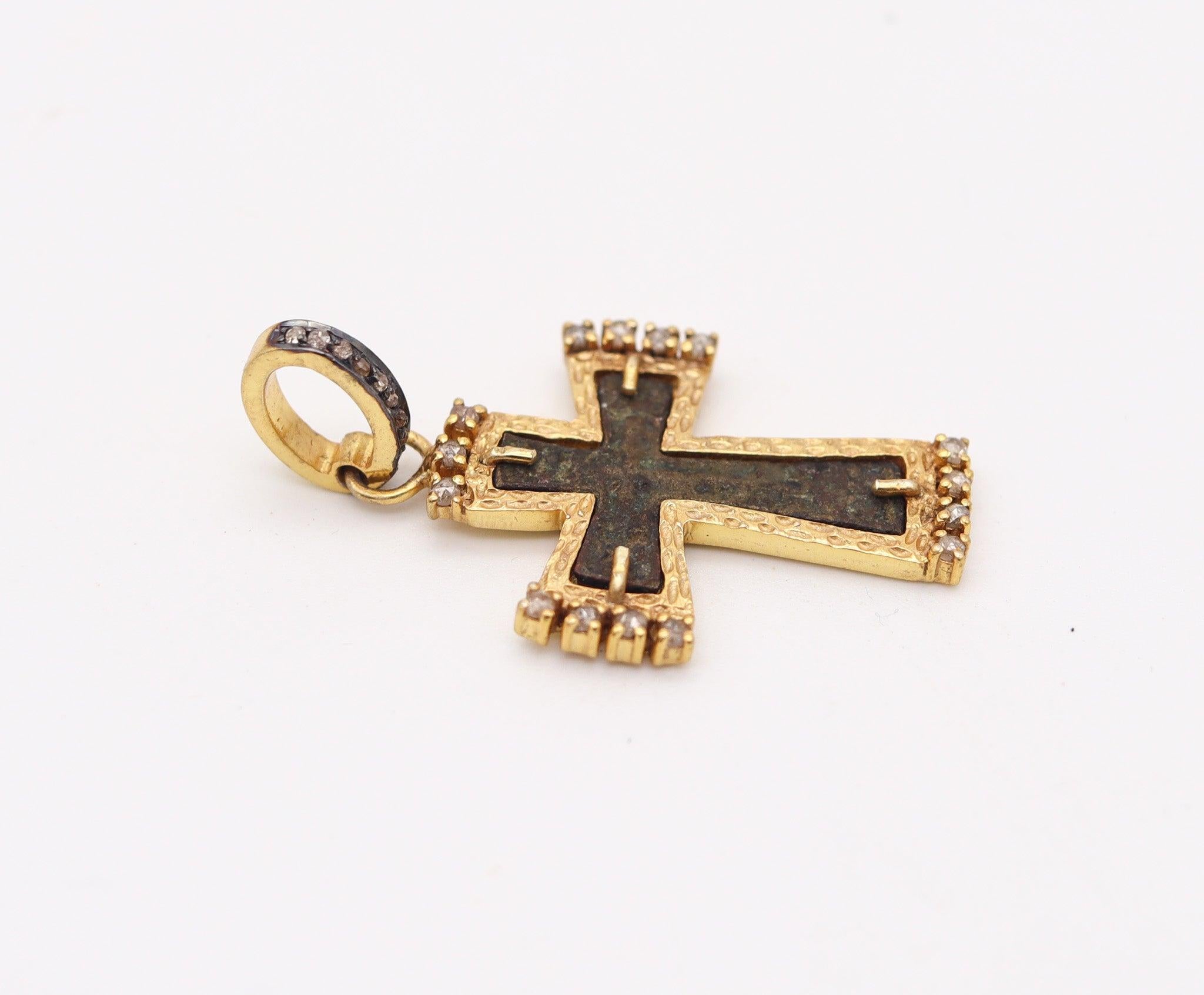 Bizantino BYZANTINE 1650 Croce Ortodossa in rame 18Kt Vermeil Sterling e Diamanti in vendita