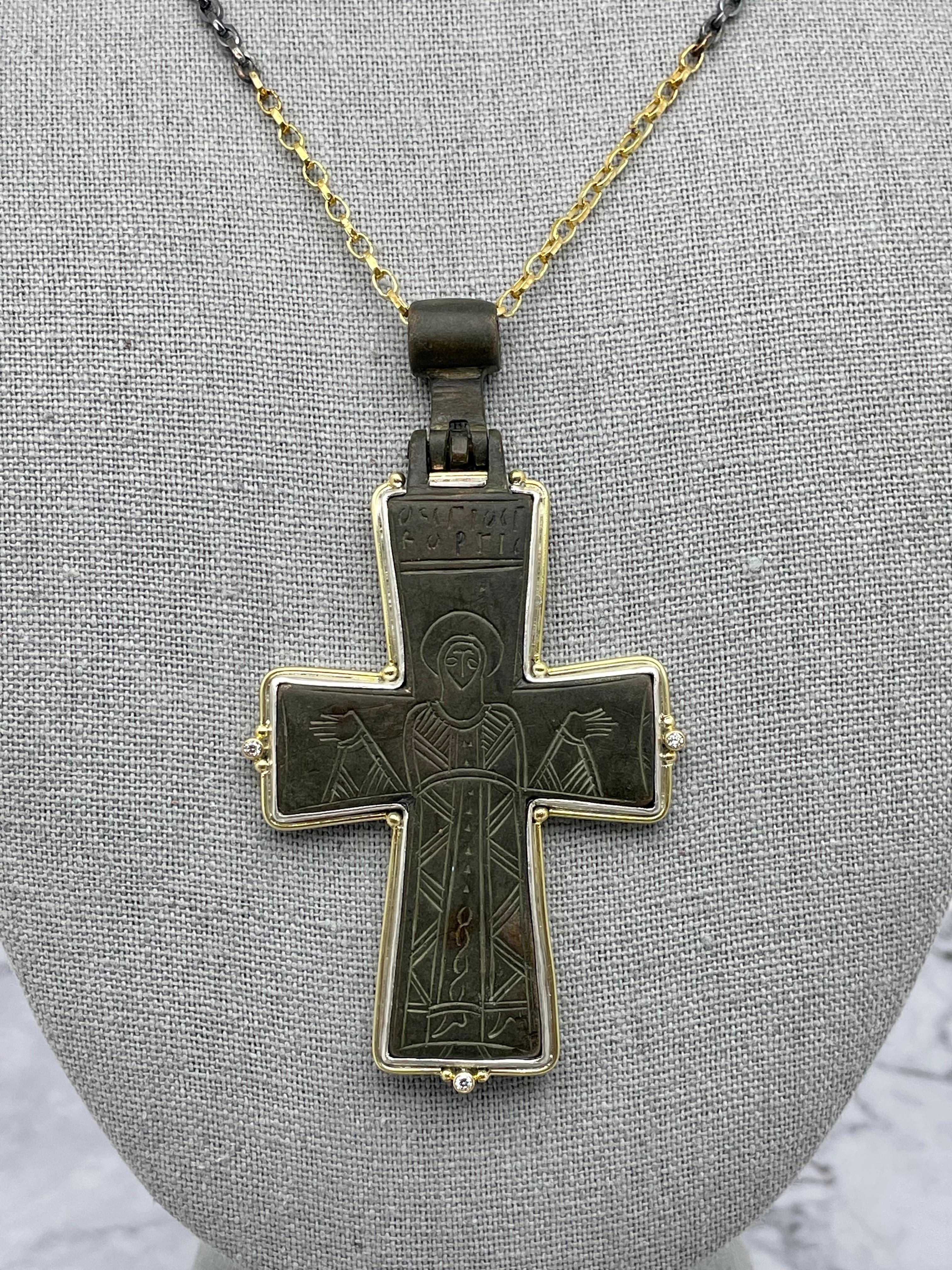 Grande croix de reliquerie byzantine du 8-11e siècle en bronze diamants argent or 18 carats  en vente 2