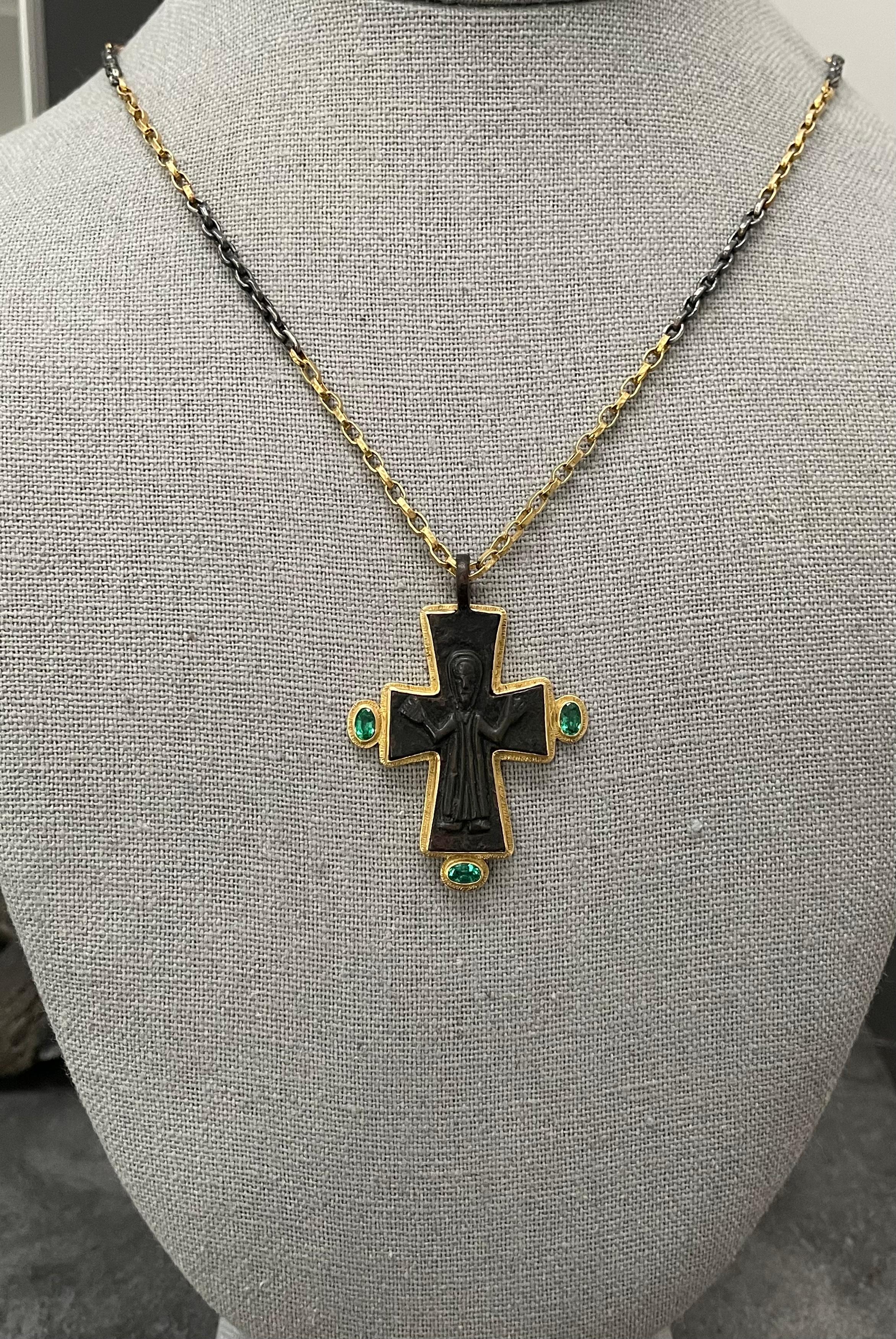 Byzantine Authentic 8th to 11th Century Bronze Cross Emeralds 18k Gold Pendant 3