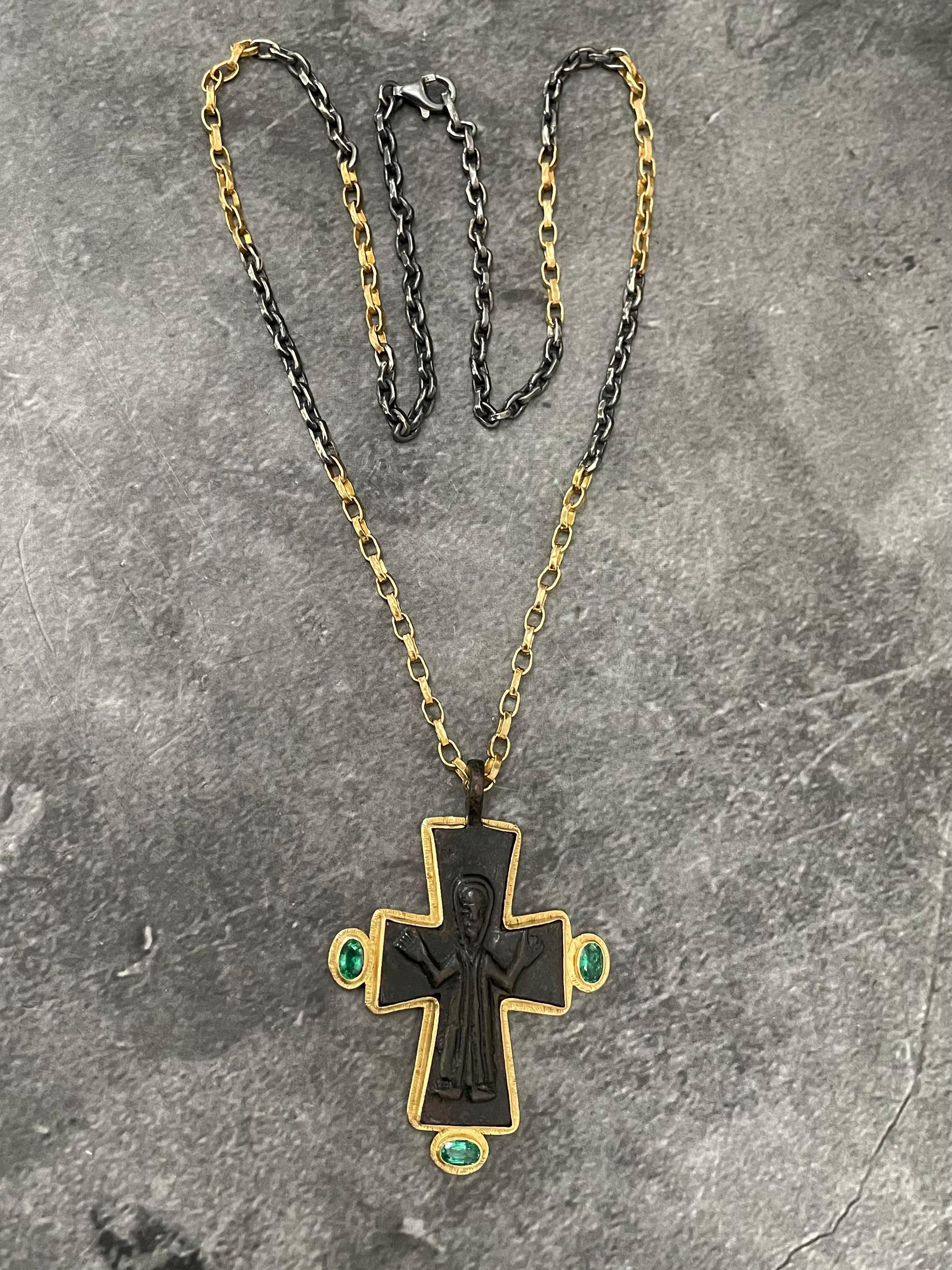Byzantine Authentic 8th to 11th Century Bronze Cross Emeralds 18k Gold Pendant In New Condition In Soquel, CA