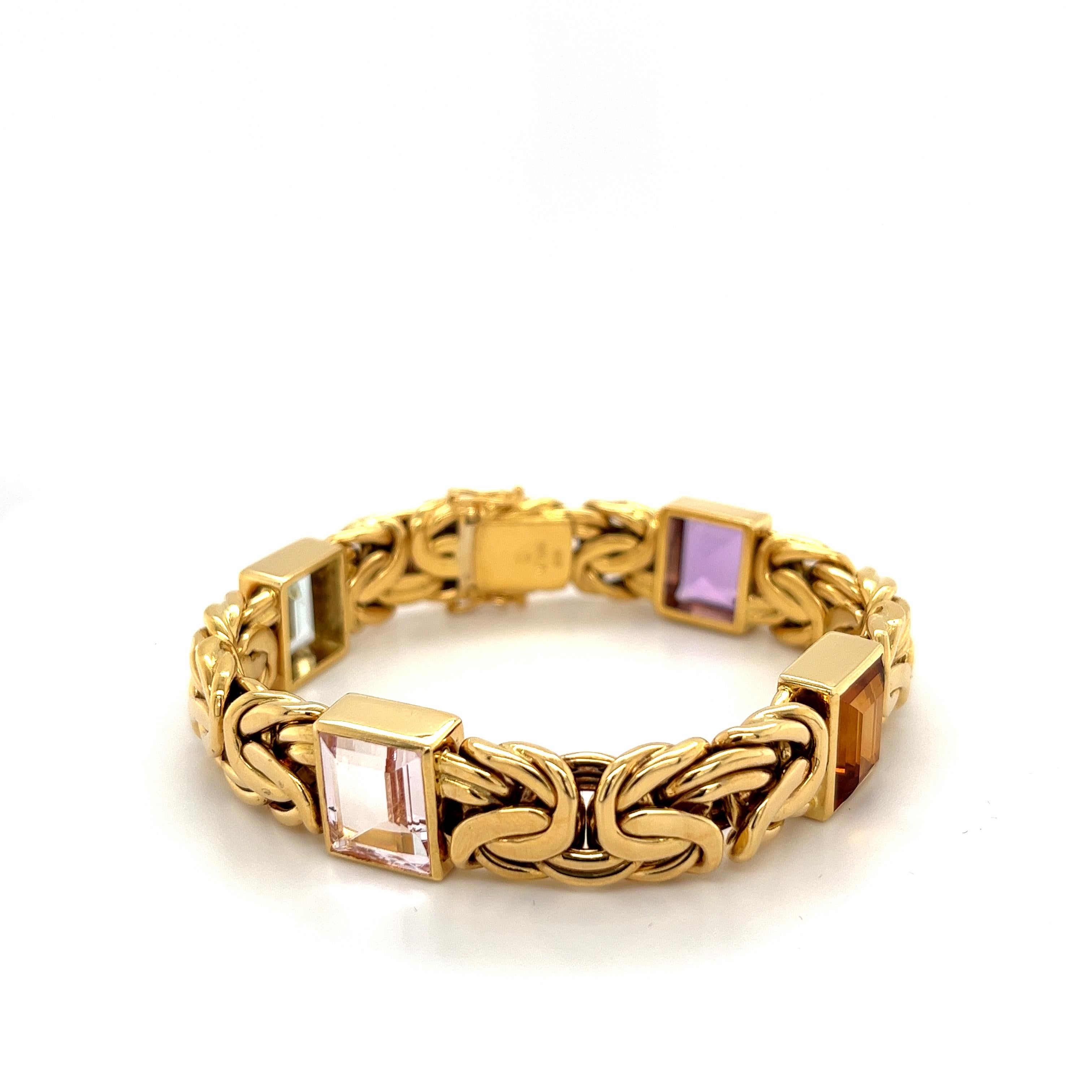 Taille émeraude Chaîne byzantine Bracelet en or 18 carats avec plusieurs pierres précieuses, collier en or jaune 18 carats en vente