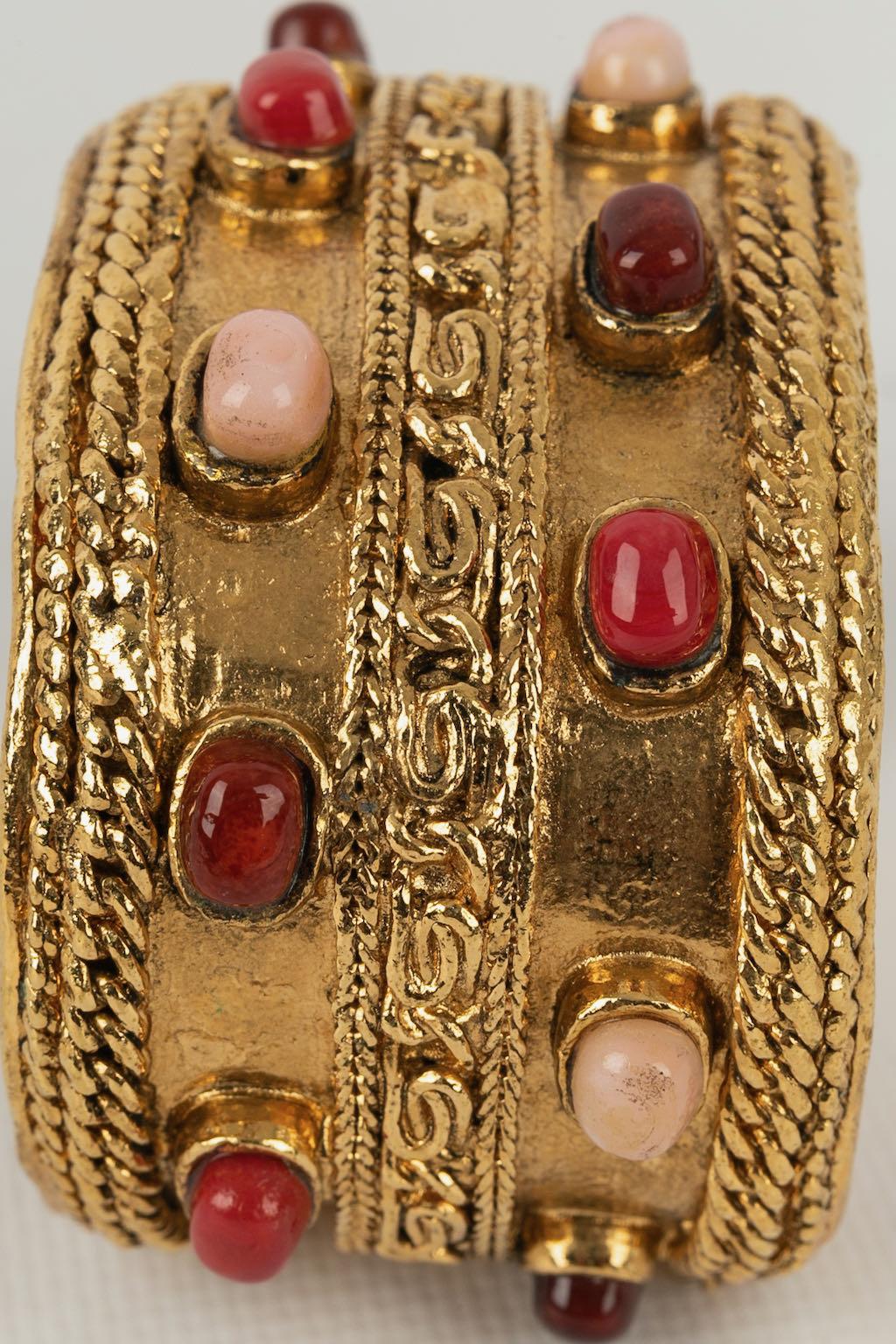 Women's Byzantine Chanel Gold metal Bracelet For Sale
