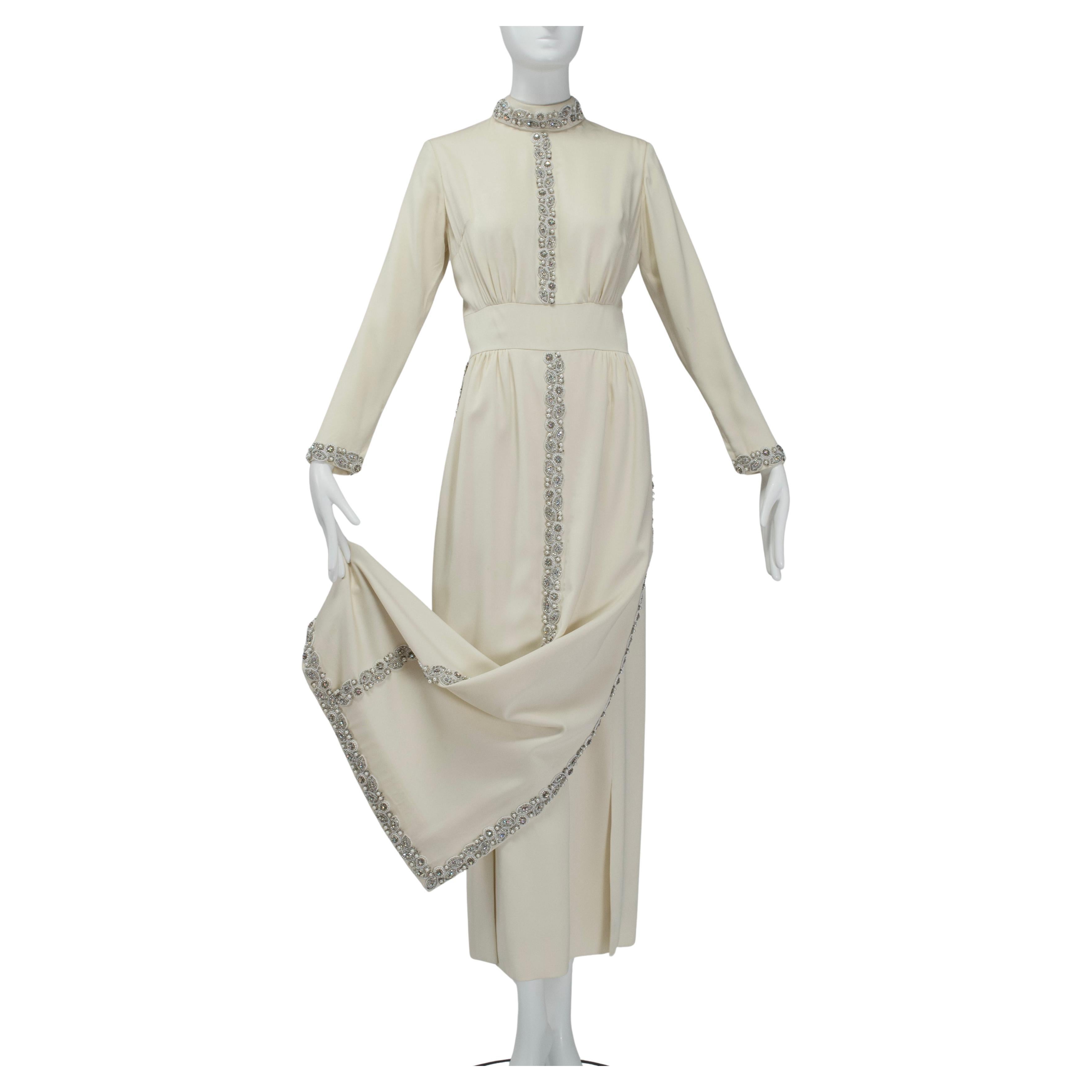 Robe de mariée en soie byzantine crème à empiècements, Taille M, 1968