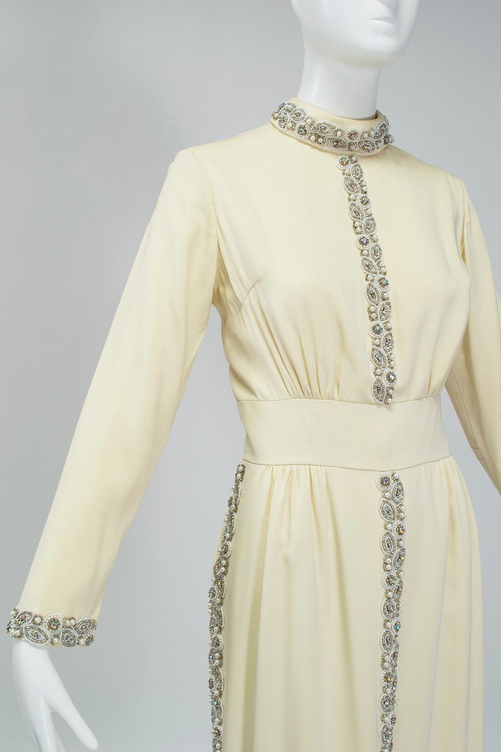 Byzantinisches Hochzeitskleid aus cremefarbener, juwelenbesetzter Seide mit Modeschmuck-Einsatz und Rock - M, 1968 Damen im Angebot