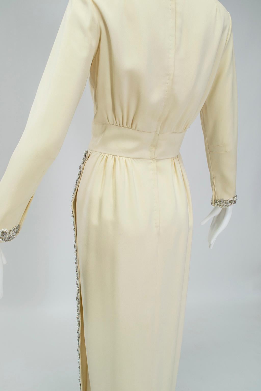 Byzantinisches Hochzeitskleid aus cremefarbener, juwelenbesetzter Seide mit Modeschmuck-Einsatz und Rock - M, 1968 im Angebot 3