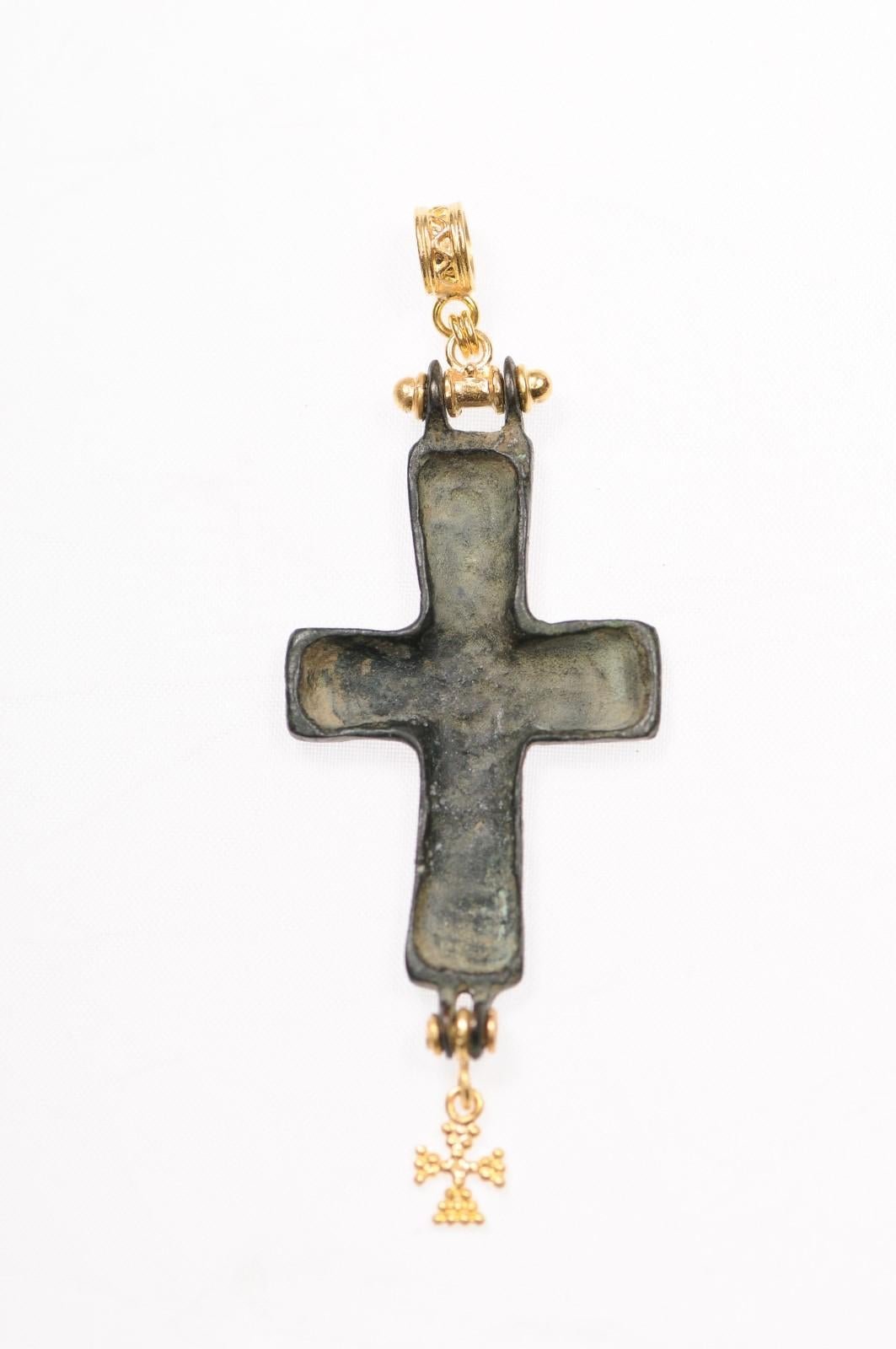 Croix byzantine avec pendentif croix en or, 21 carats (pendant uniquement) Excellent état - En vente à Atlanta, GA