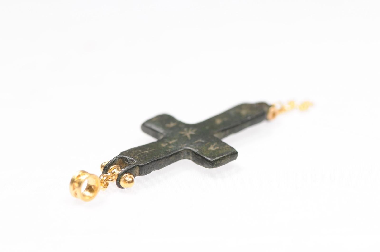 Croix byzantine avec pendentif croix en or, 21 carats (pendant uniquement) Unisexe en vente