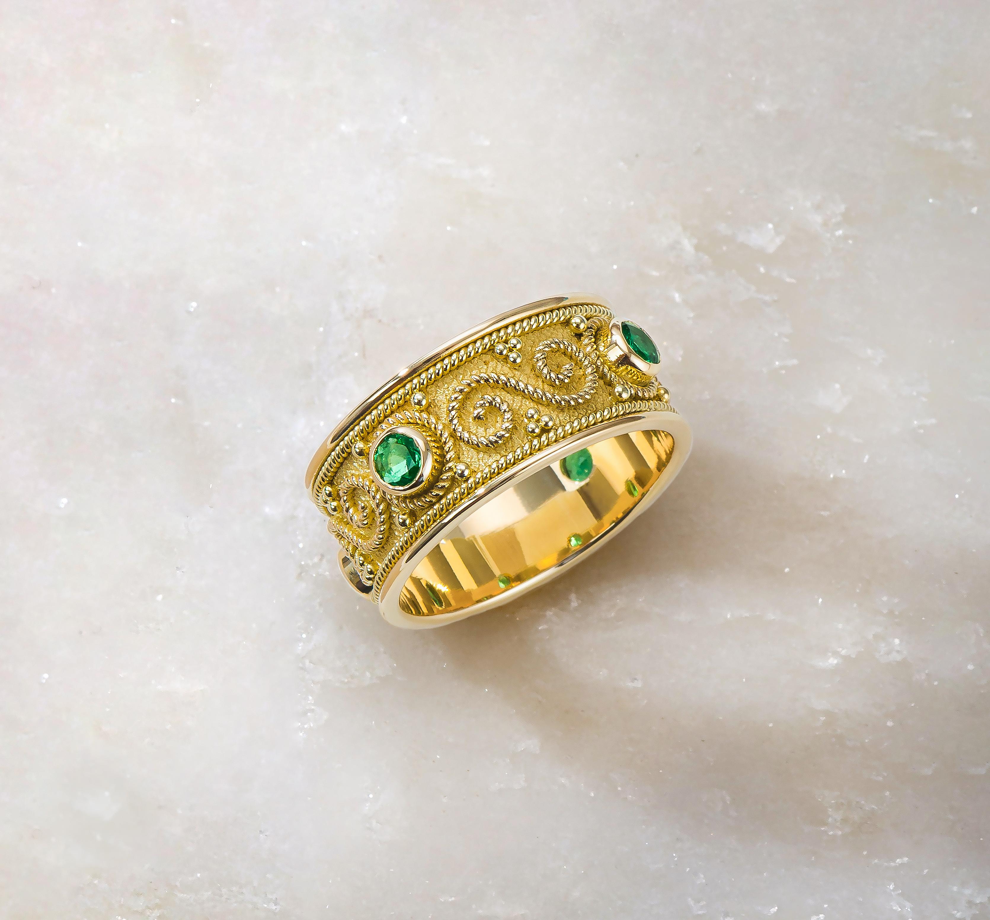 Round Cut Byzantine Emerald Ring For Sale