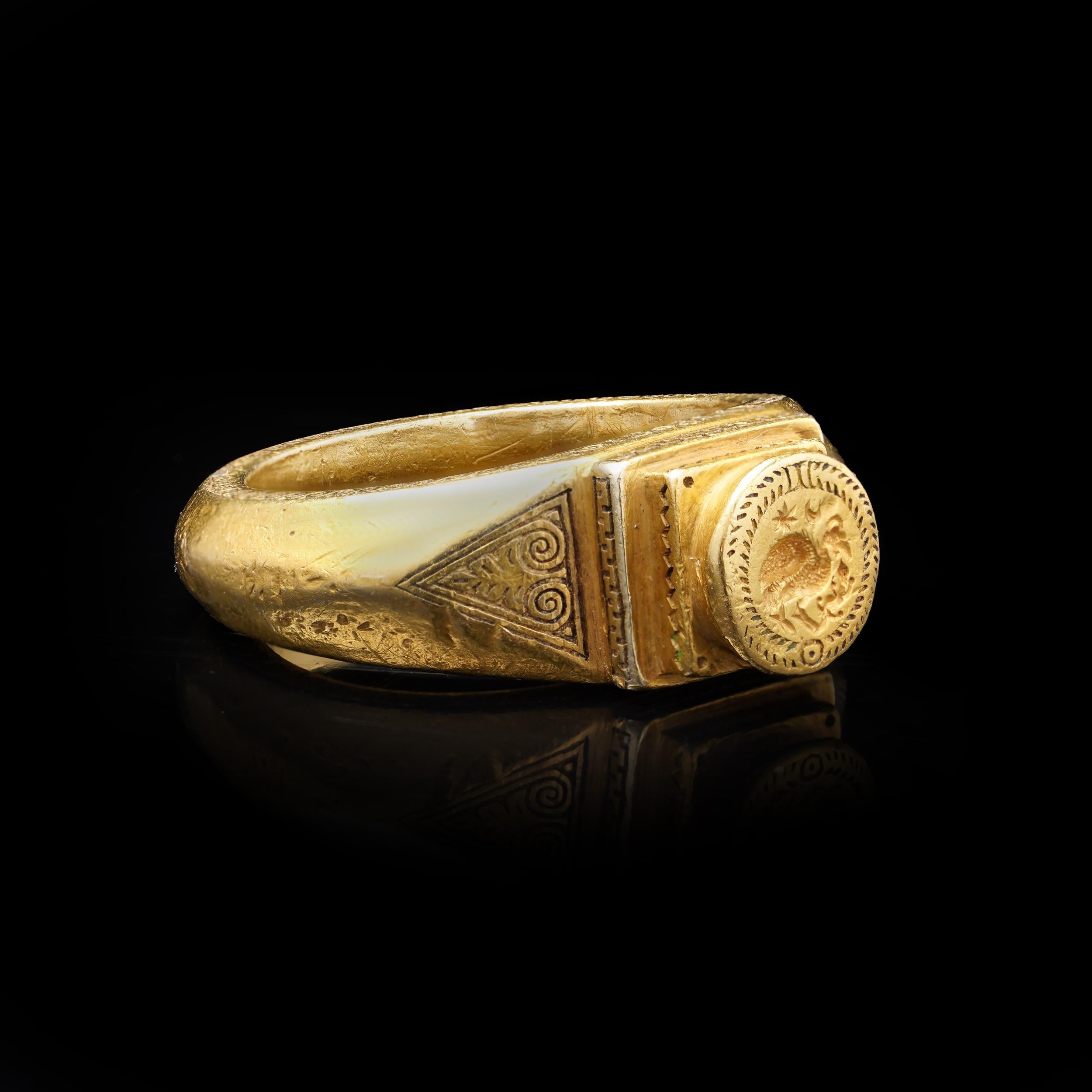 Byzantine Gold Intaglio Ring with Niello Inlay For Sale 7
