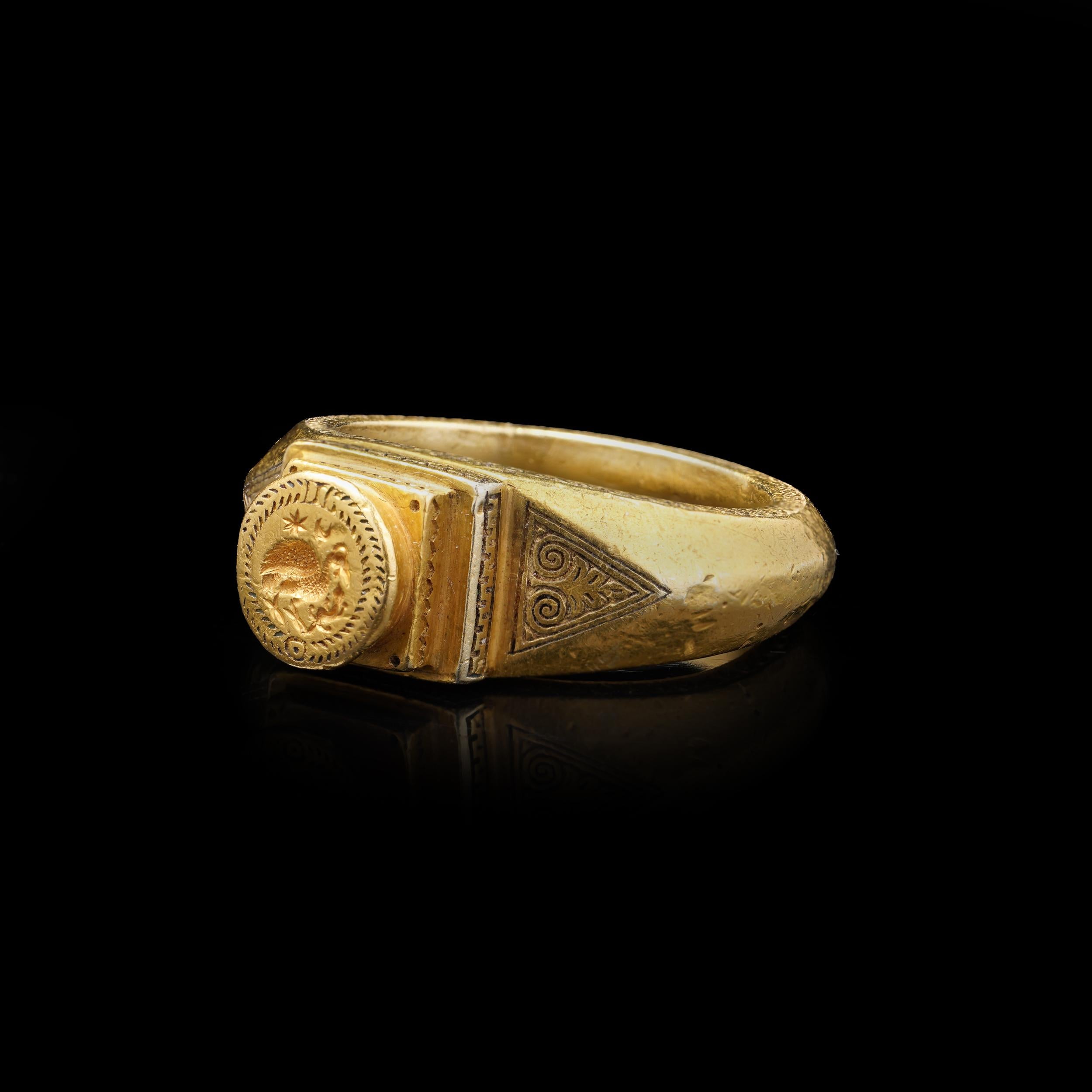 Byzantine Gold Intaglio Ring with Niello Inlay For Sale 8