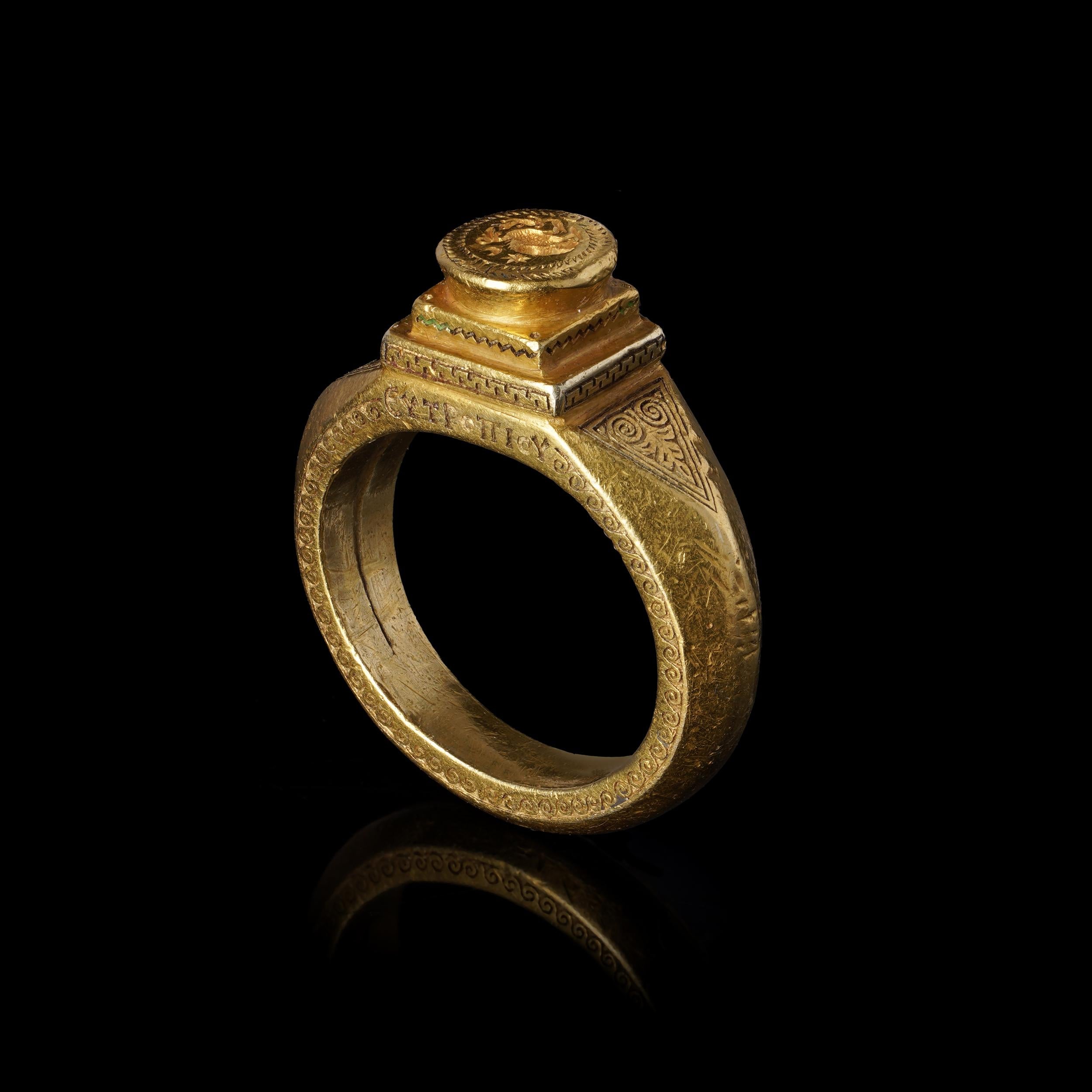Byzantine Gold Intaglio Ring with Niello Inlay For Sale 3