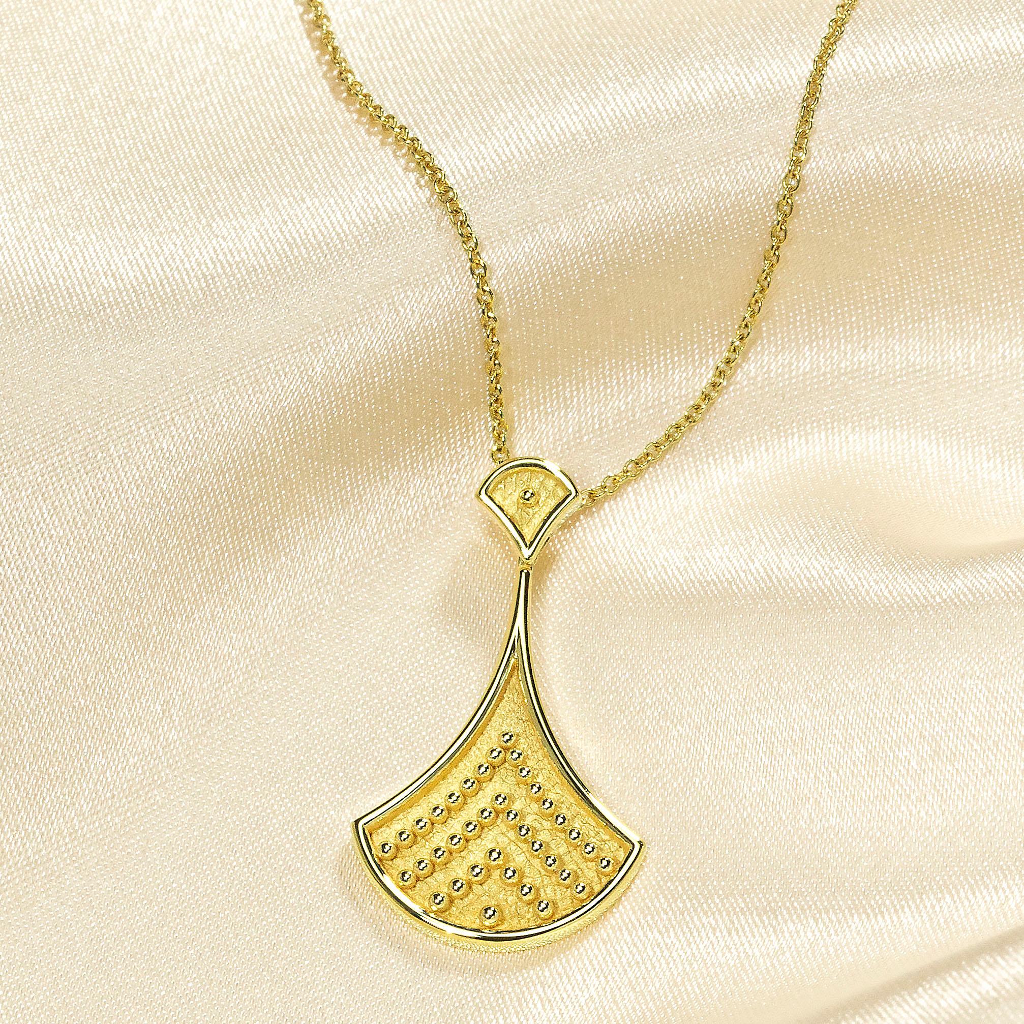 Byzantine Gold Pendant with Granulations For Sale 1