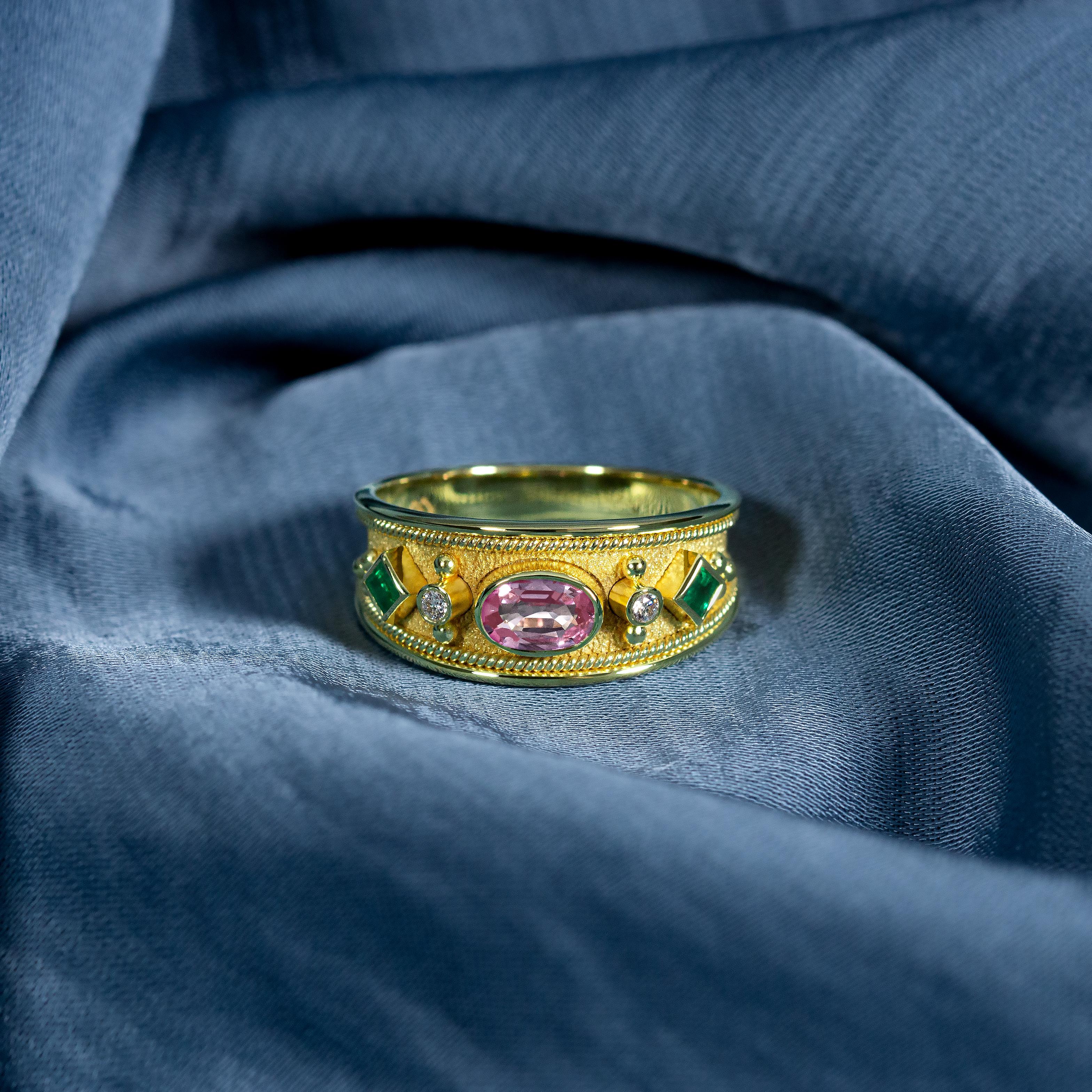 Byzantine Gold Ring with Pink Sapphire and Emeralds In New Condition For Sale In Athens, GR