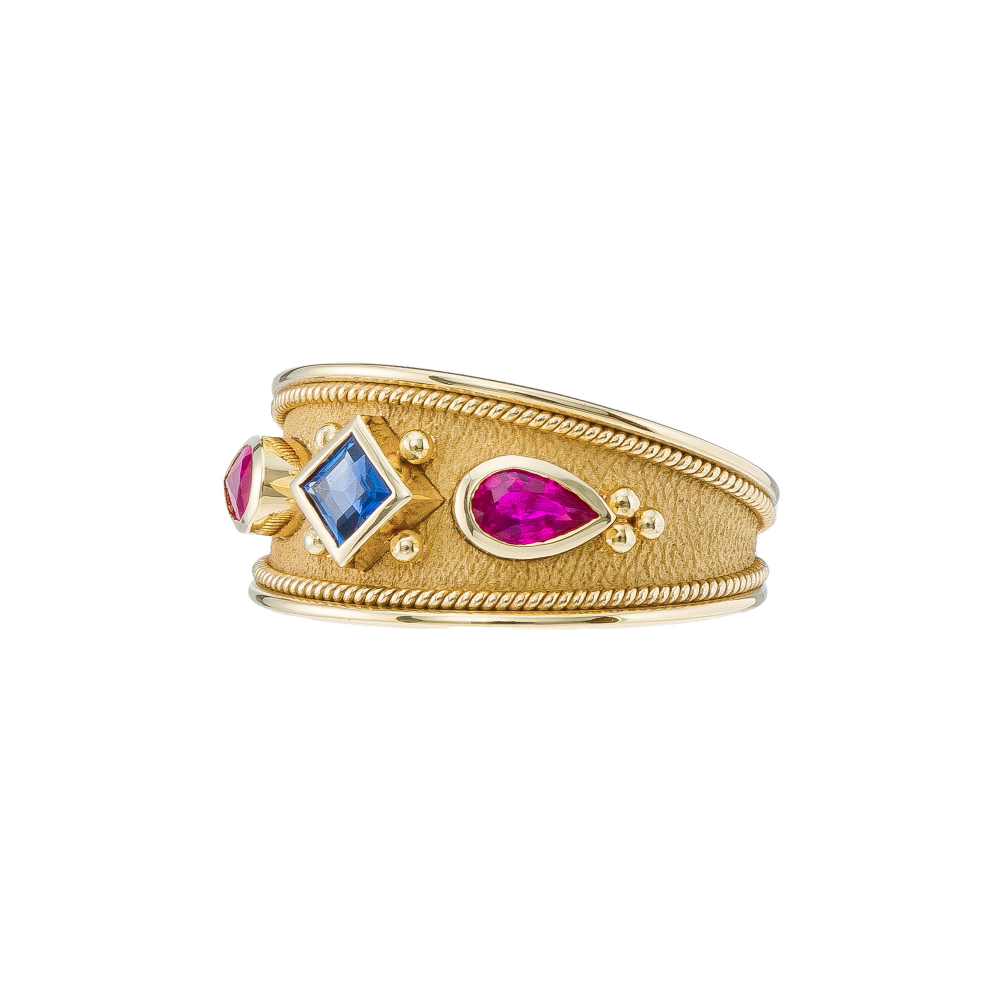Byzantine Gold Ring with Rubies and Sapphire In New Condition For Sale In Athens, GR